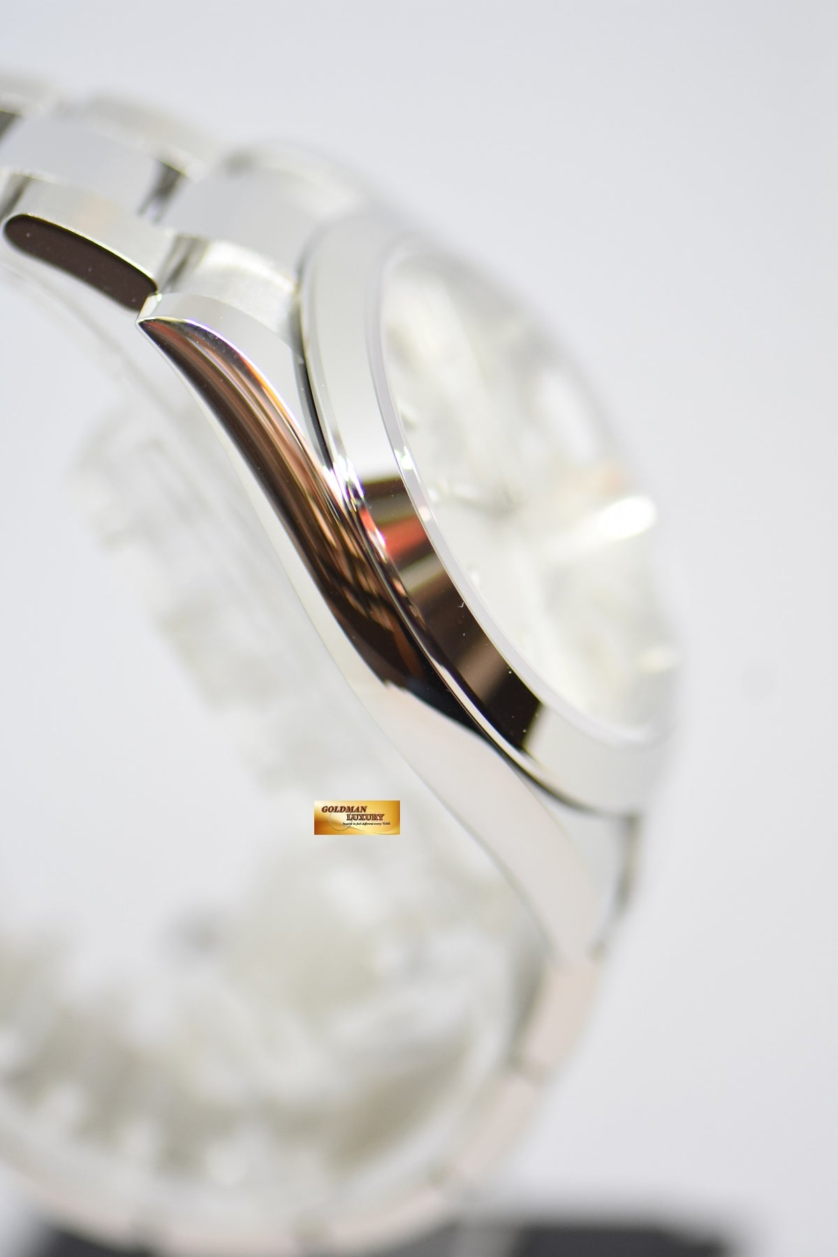 [SOLD] ROLEX OYSTER PERPETUAL DATEJUST 41mm SILVER DIAL STEEL IN OYSTER BRACELET 126300 (NEW-UNWORN)