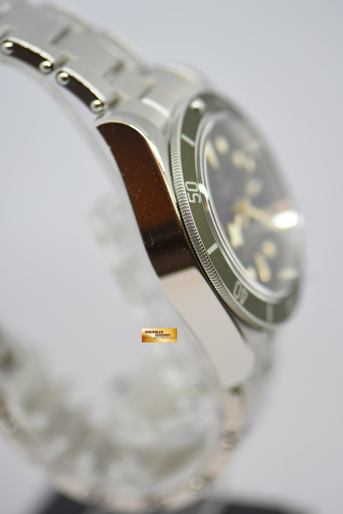 [SOLD] TUDOR HERITAGE BLACK BAY HARROD SPECIAL EDITION GREEN BEZEL STEEL IN RIVETED BRACELET 79230G (NEW-UNWORN)