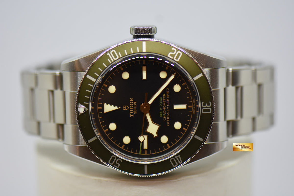 [SOLD] TUDOR HERITAGE BLACK BAY HARROD SPECIAL EDITION GREEN BEZEL STEEL IN RIVETED BRACELET 79230G (NEW-UNWORN)