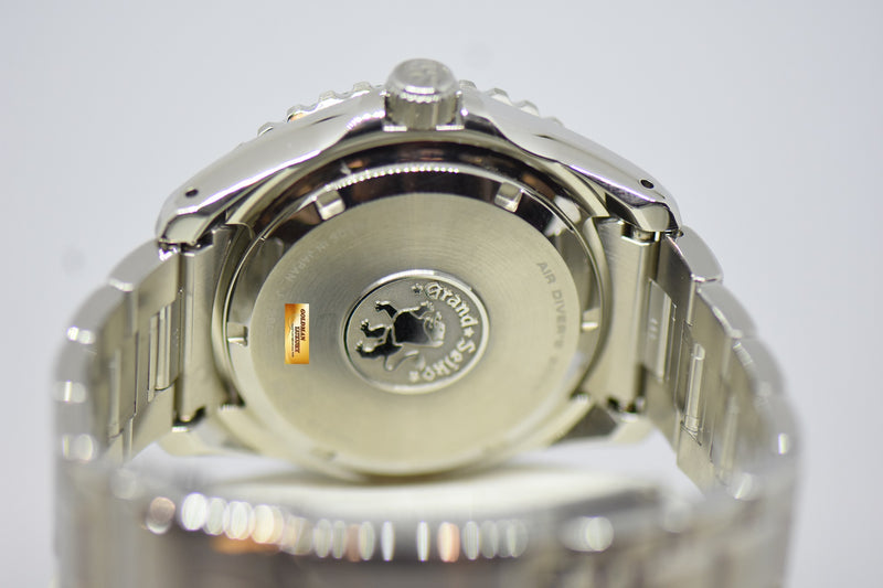 products/GML2816-GrandSeikoSpringDriveDiver44mmSteelinBraceletSBGA229G-8.jpg