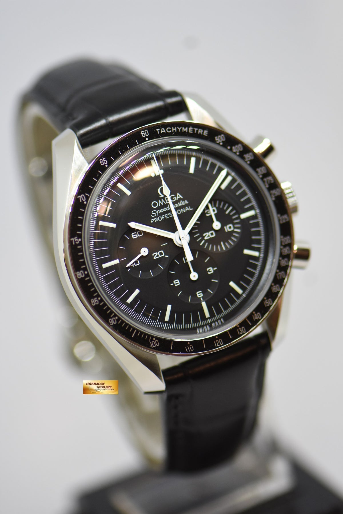 [SOLD] OMEGA SPEEDMASTER MOONWATCH CHRONOGRAPH IN LEATHER STRAP C.1861 MANUAL WINDING HESALITE CRYSTAL (LNIB)
