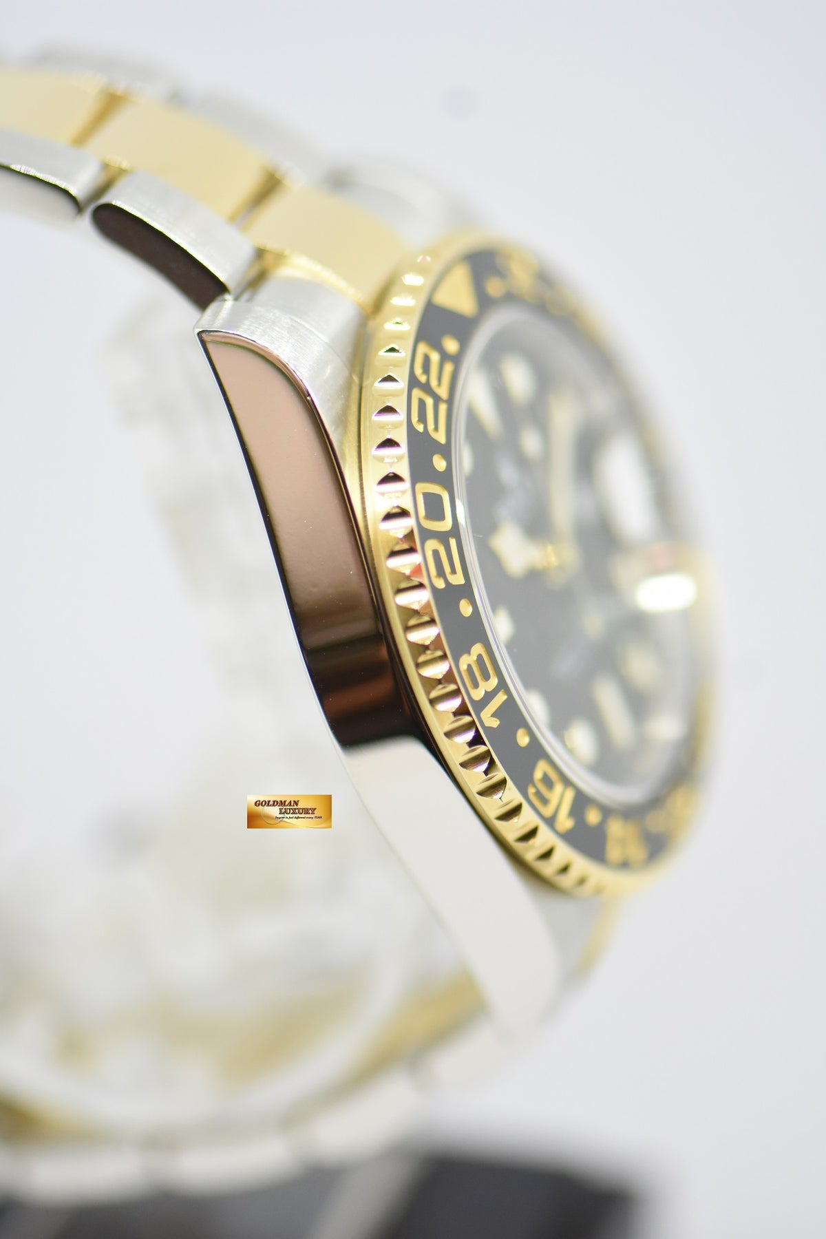 [SOLD] ROLEX OYSTER PERPETUAL GMT-MASTER II HALF-GOLD CERAMIC BLACK AUTOMATIC 116713LN (MINT)