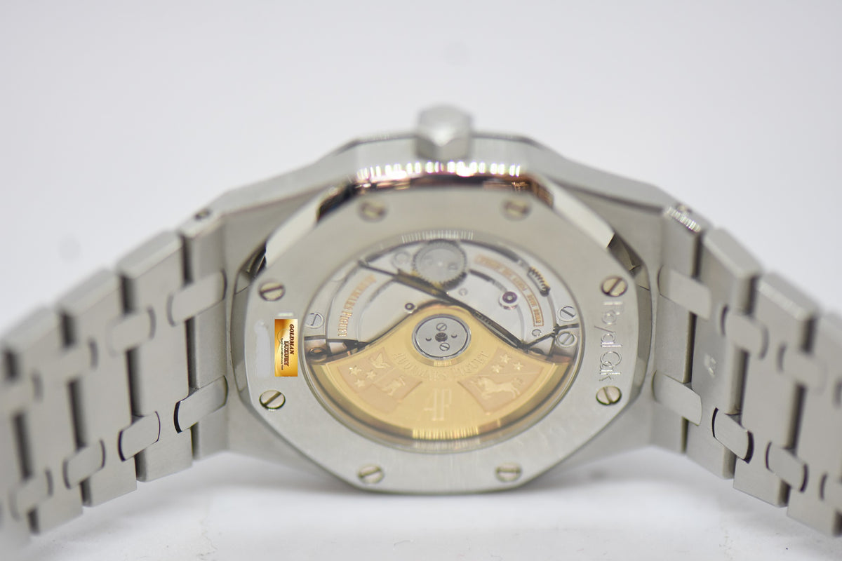 [SOLD] AUDEMARS PIGUET ROYAL OAK 39mm STEEL IN BRACELET BLACK AUTOMATIC 15300ST (MINT)