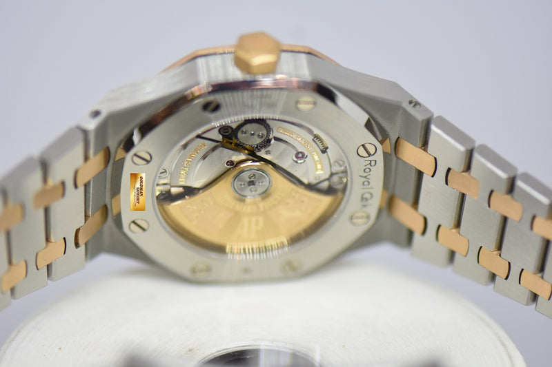 products/GML2846-AudemarsPiguetRoyalOak37mmRoseGoldSteelWhite15450SR-8_fc09aef6-5ab4-4fbf-b261-0aa1f753fa85.jpg