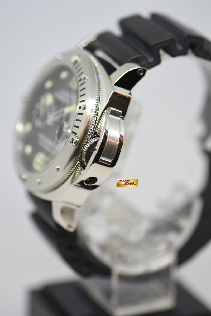 products/GML2852-PaneraiLuminorSubmersible44mmSteelinRubberPAM24-3.jpg