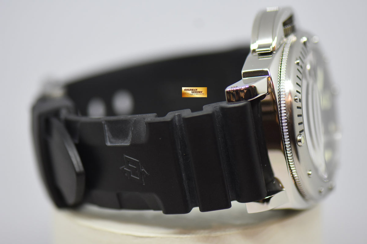 [SOLD] PANERAI LUMINOR SUBMERSIBLE 44mm STEEL IN RUBBER AUTOMATIC PAM 024 (MINT)