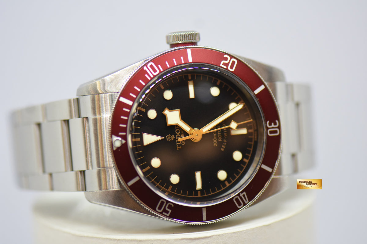 [SOLD] TUDOR BLACK BAY 41mm STEEL IN BRACELET RED BURGUNDY BEZEL “ROSE DIAL” AUTOMATIC 79220R (MINT)