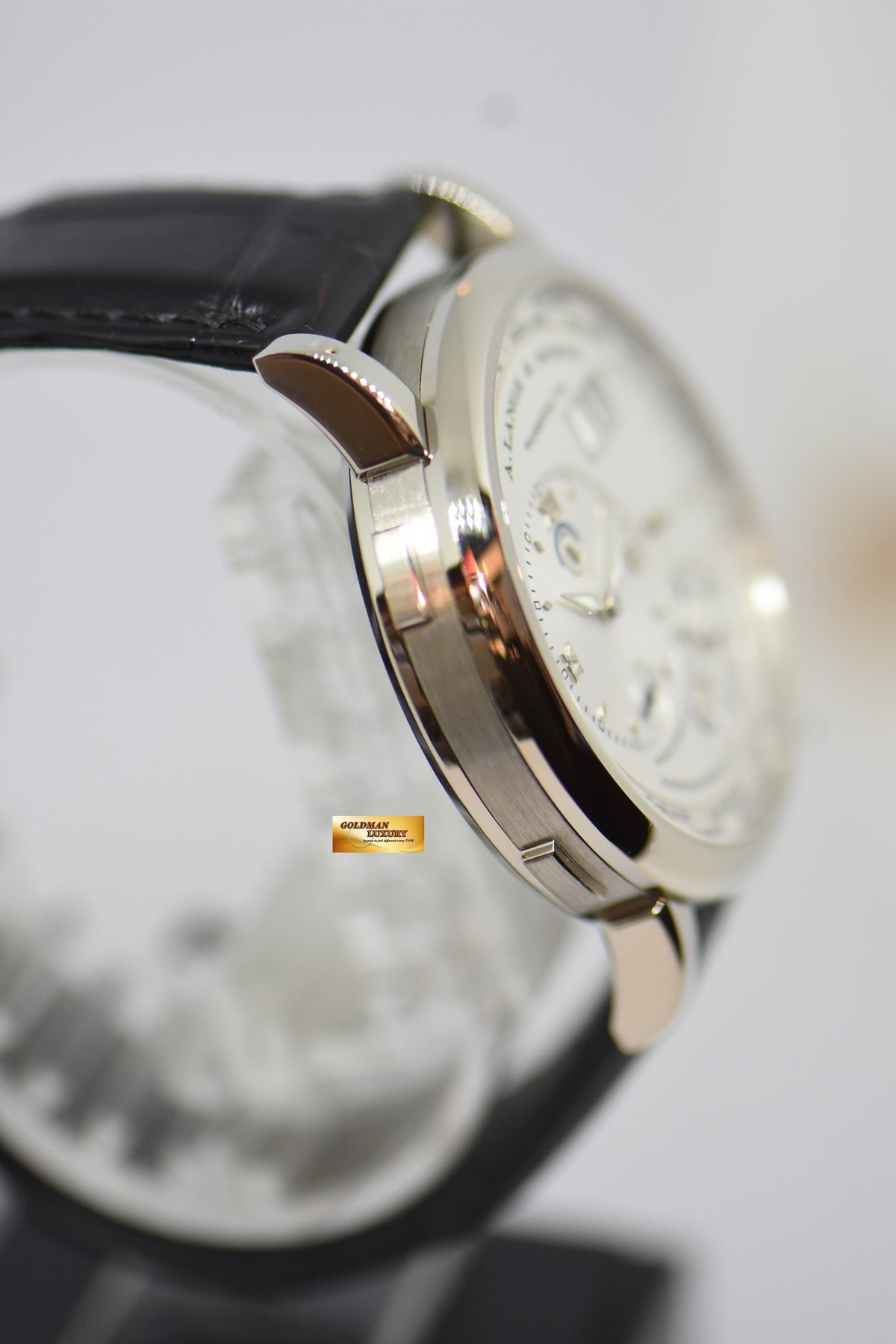 [SOLD] A.LANGE & SOHNE LANGE 1 TIME ZONE 41.9mm SILVERED DIAL BIG DATE GMT WHITE GOLD IN LEATHER STRAP MANUAL WINDING 116.039 (MINT)