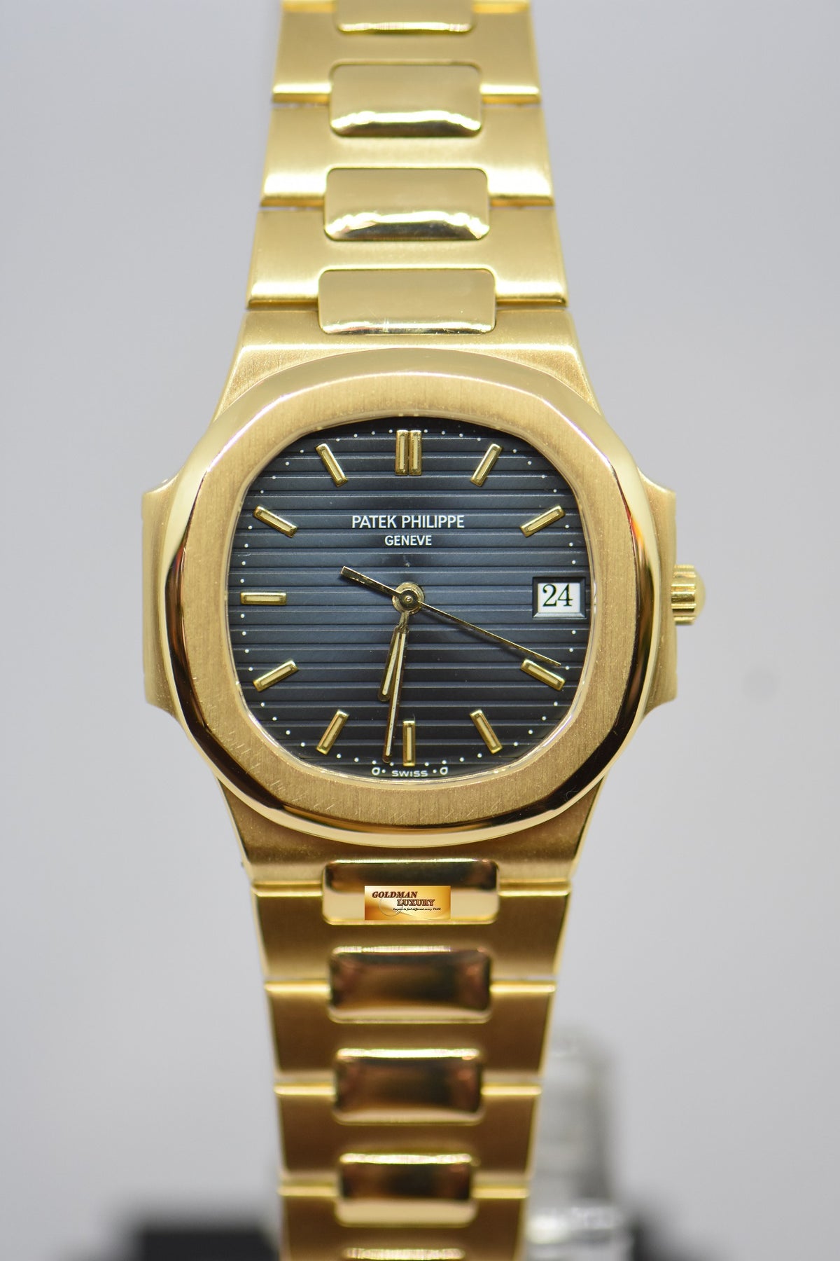 [SOLD] PATEK PHILIPPE NAUTILUS LADIES 33mm 18K YELLOW GOLD IN BRACELET BLUE SIGMA DIAL QUARTZ 3900 (MINT)