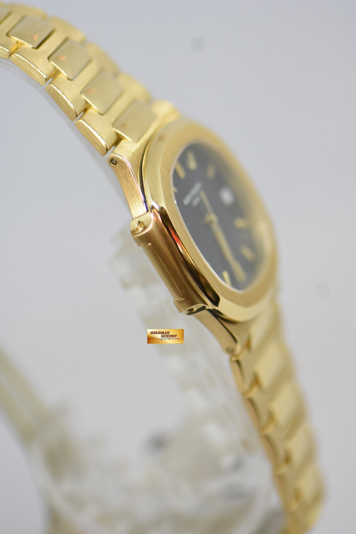 [SOLD] PATEK PHILIPPE NAUTILUS LADIES 33mm 18K YELLOW GOLD IN BRACELET BLUE SIGMA DIAL QUARTZ 3900 (MINT)