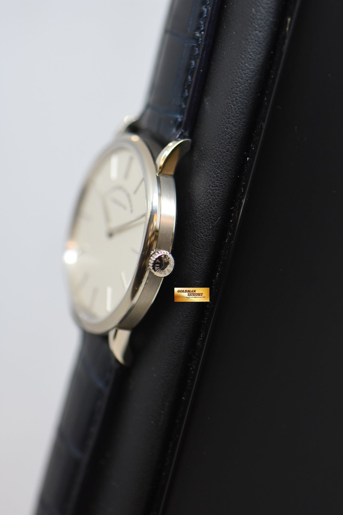 [SOLD] A.LANGE & SOHNE SAXONIA THIN 37mm WHITE GOLD IN LEATHER MANUAL WINDING 201.027 (NEW-UNWORN)