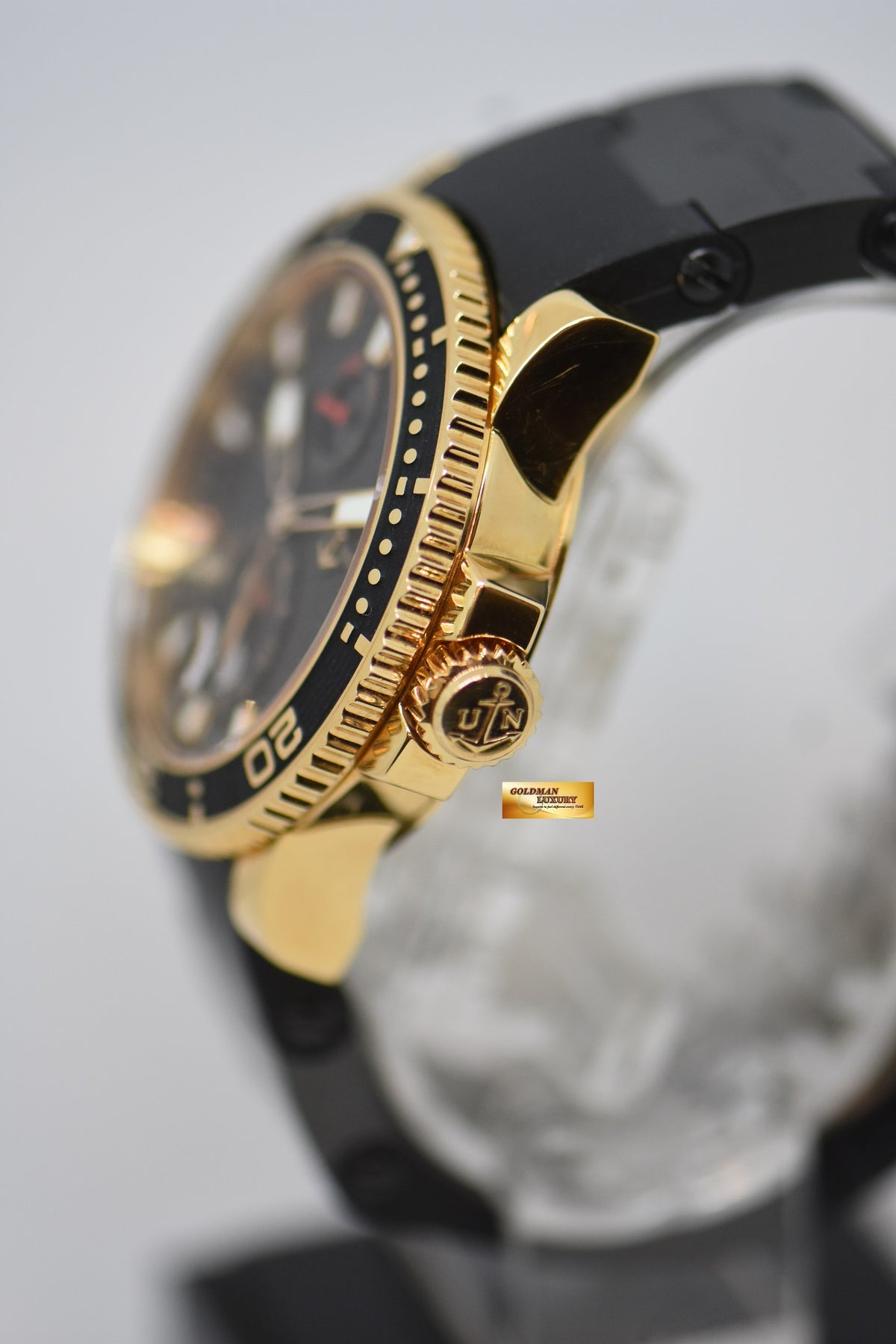 [SOLD] ULYSSE NARDIN MAXI MARINE DIVER 42mm 18K GOLD CHRONOMETER AUTOMATIC 266-33 (NEAR MINT)