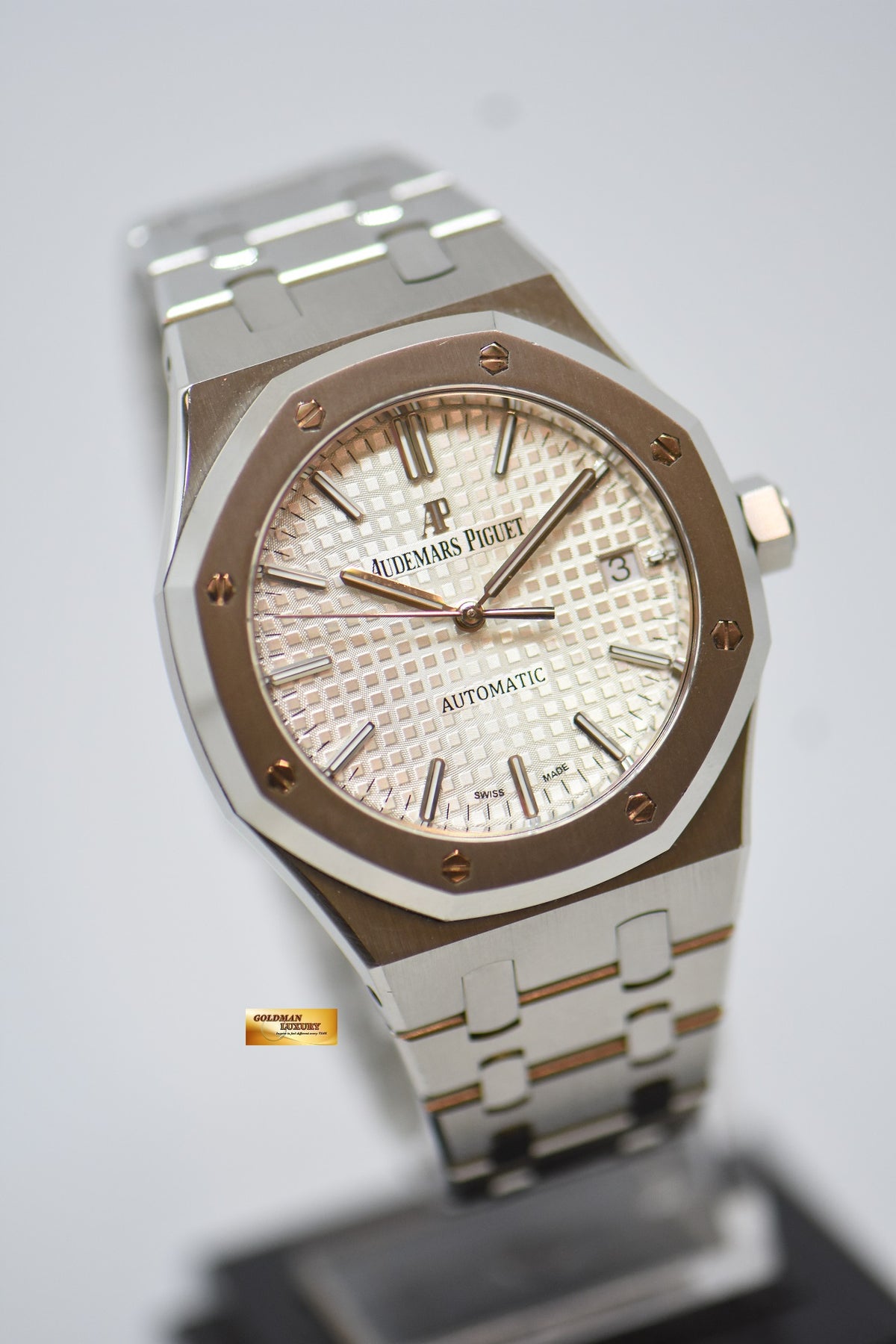 [SOLD] AUDEMARS PIGUET ROYAL OAK 37mm STEEL IN BRACELET SILVER-WHITE DIAL AUTOMATIC 15450ST (MINT)