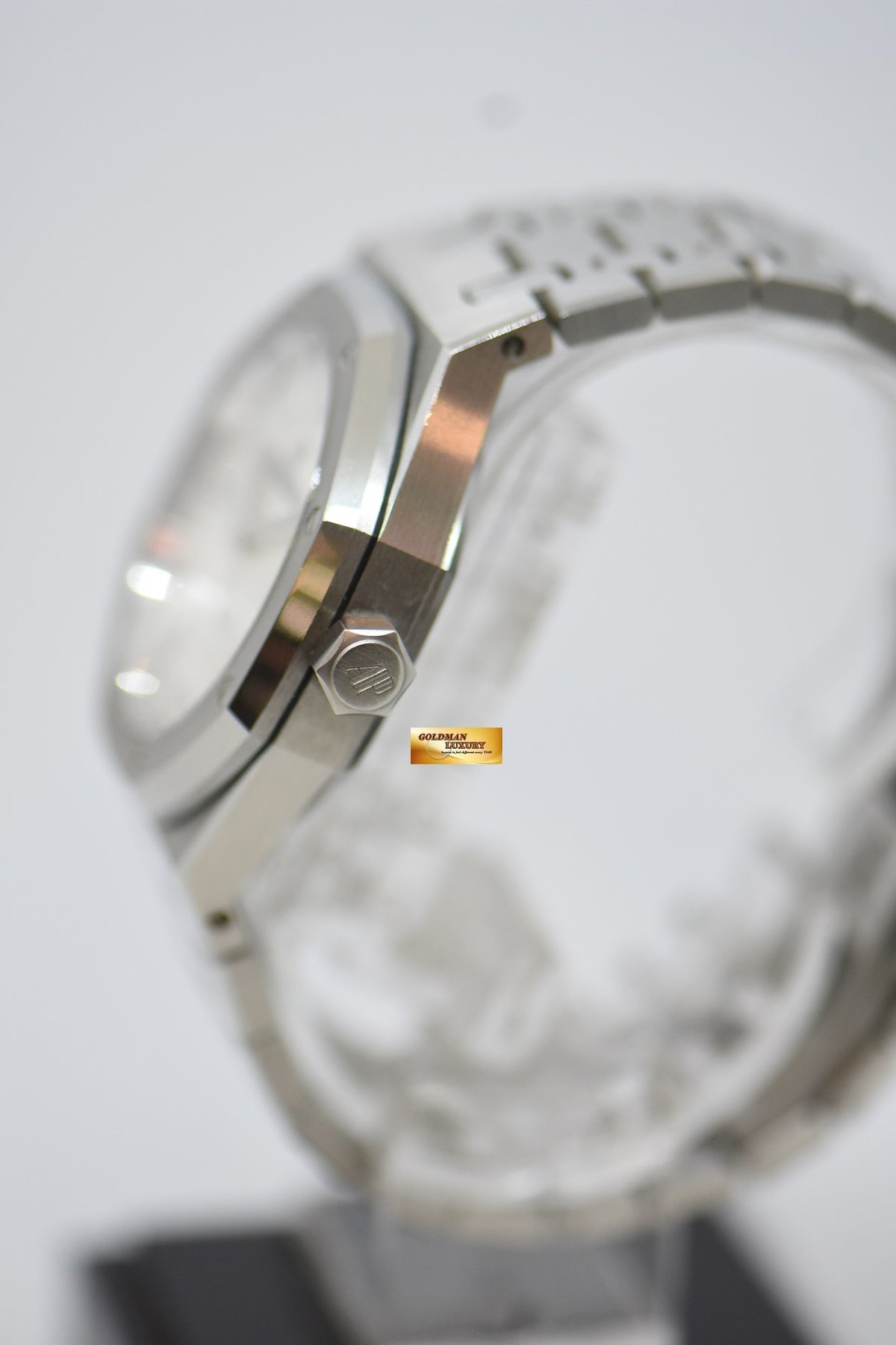 [SOLD] AUDEMARS PIGUET ROYAL OAK 37mm STEEL IN BRACELET SILVER-WHITE DIAL AUTOMATIC 15450ST (MINT)