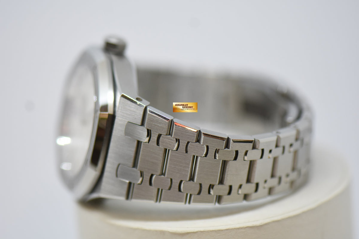 [SOLD] AUDEMARS PIGUET ROYAL OAK 37mm STEEL IN BRACELET SILVER-WHITE DIAL AUTOMATIC 15450ST (MINT)