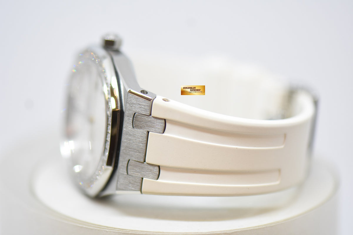 [SOLD] AUDEMARS PIGUET ROYAL OAK LADIES 33mm STEEL IN RUBBER STRAP DIAMOND-SET BEZEL QUARTZ WHITE DIAL 67651ST (MINT)