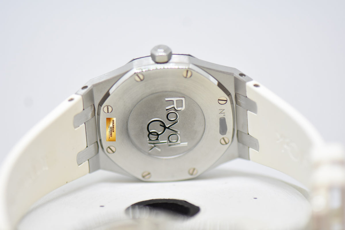 [SOLD] AUDEMARS PIGUET ROYAL OAK LADIES 33mm STEEL IN RUBBER STRAP DIAMOND-SET BEZEL QUARTZ WHITE DIAL 67651ST (MINT)