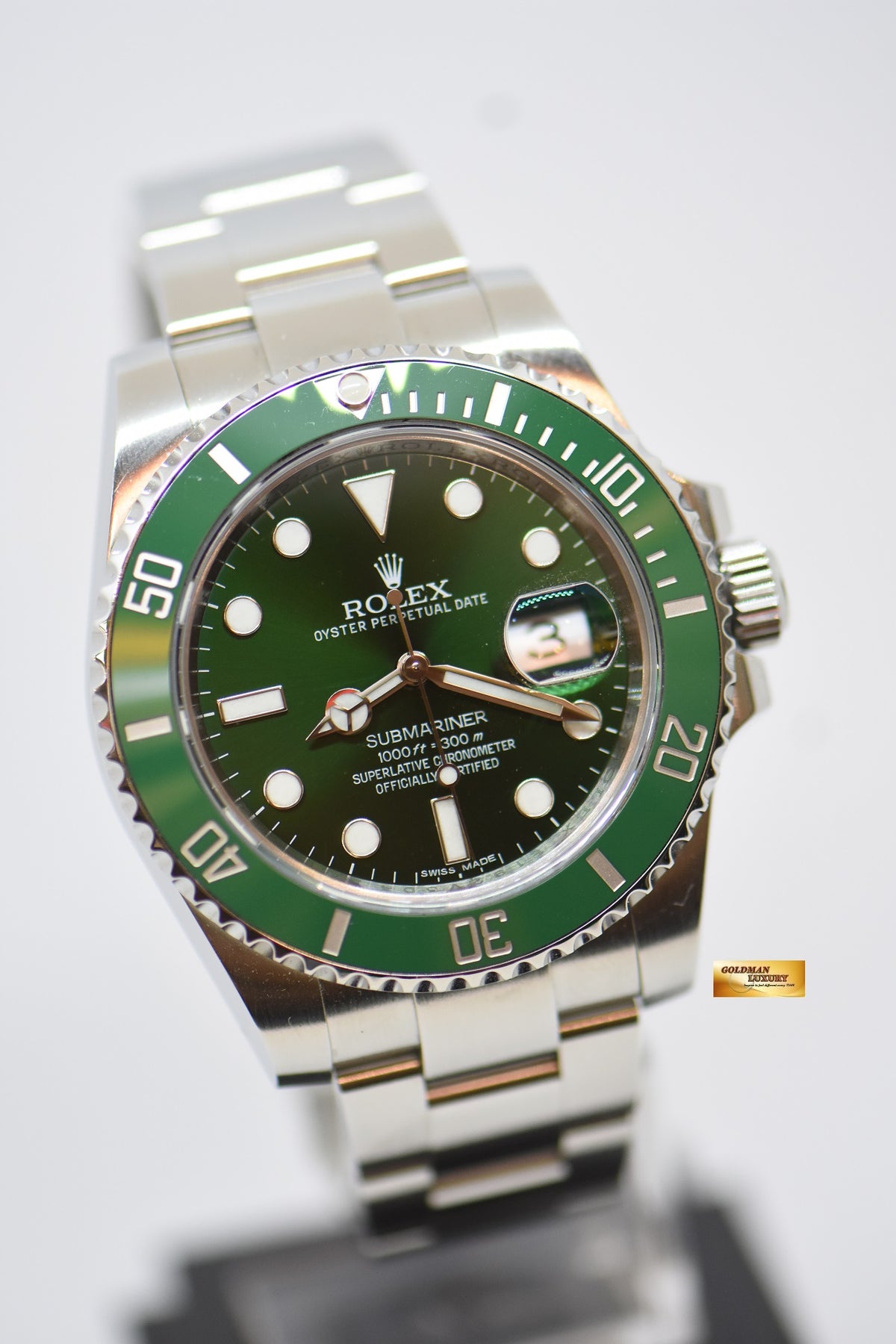 [SOLD] ROLEX OYSTER PERPETUAL SUBMARINER GREEN “HULK” 40mm STEEL IN BRACELET CERAMIC GREEN BEZEL 116610LV (MINT)