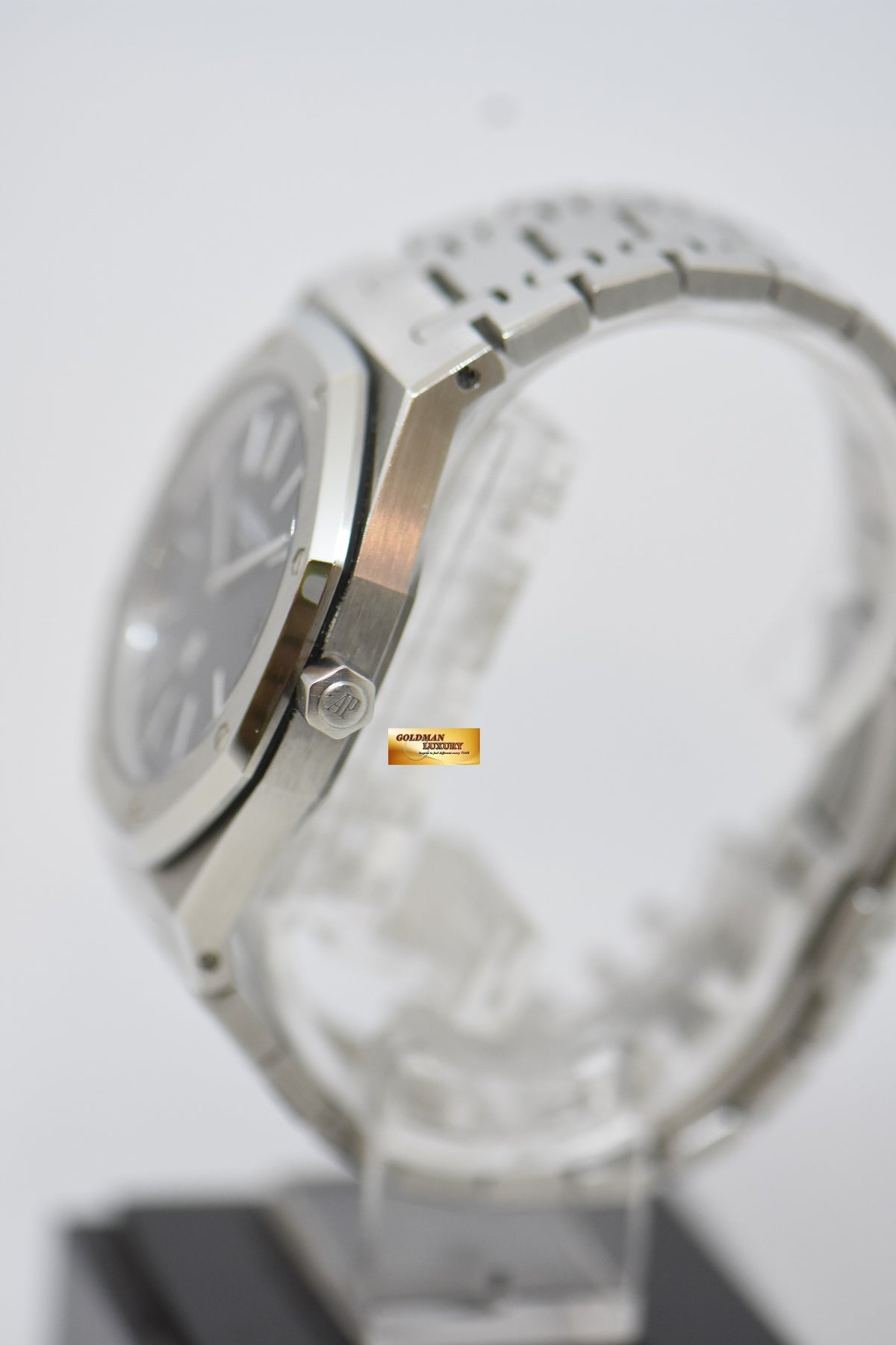 [SOLD] AUDEMARS PIGUET ROYAL OAK ULTRA THIN 39mm STEEL IN BRACELET BLUE DIAL 15202ST AUTOMATIC (UNPOLISHED SET)