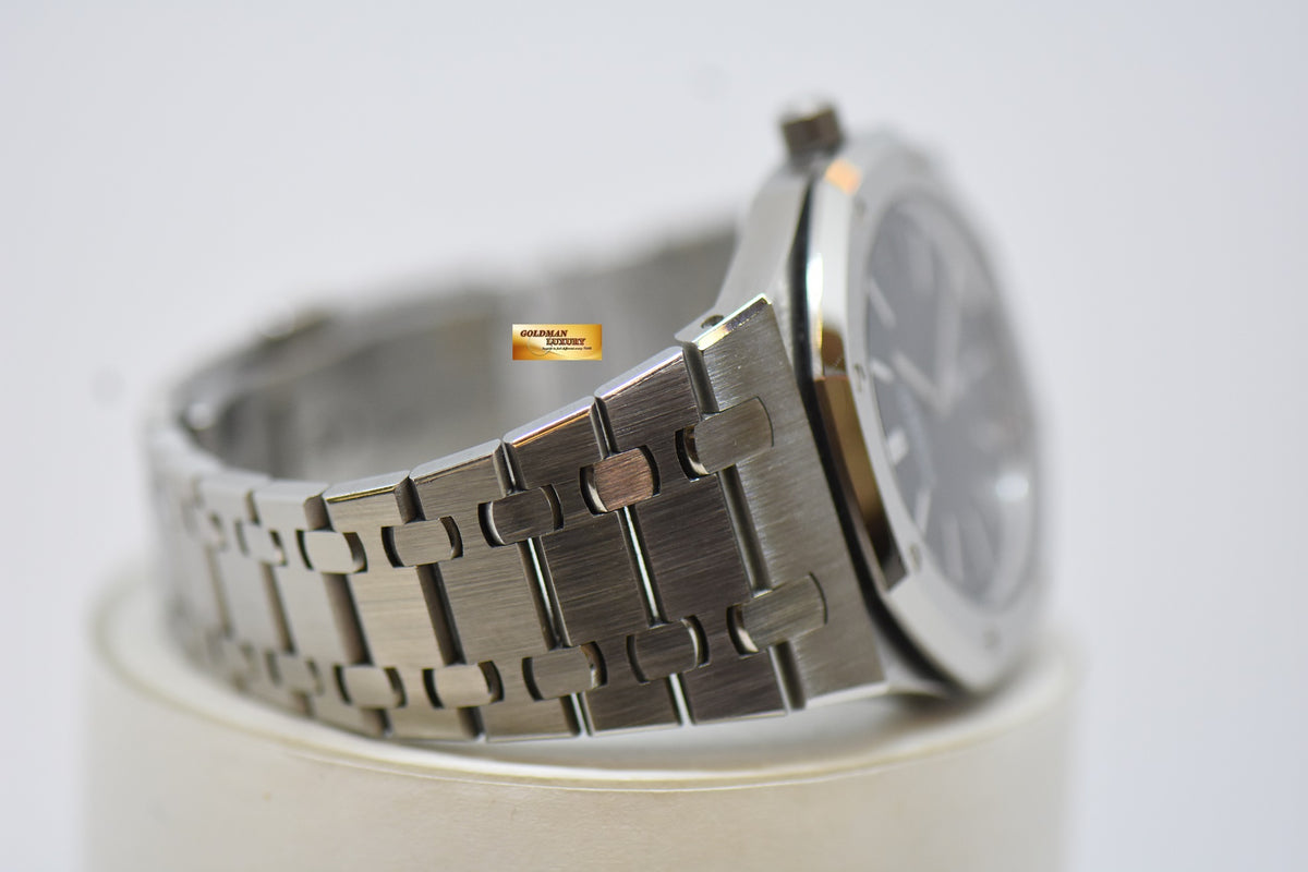 [SOLD] AUDEMARS PIGUET ROYAL OAK ULTRA THIN 39mm STEEL IN BRACELET BLUE DIAL 15202ST AUTOMATIC (UNPOLISHED SET)