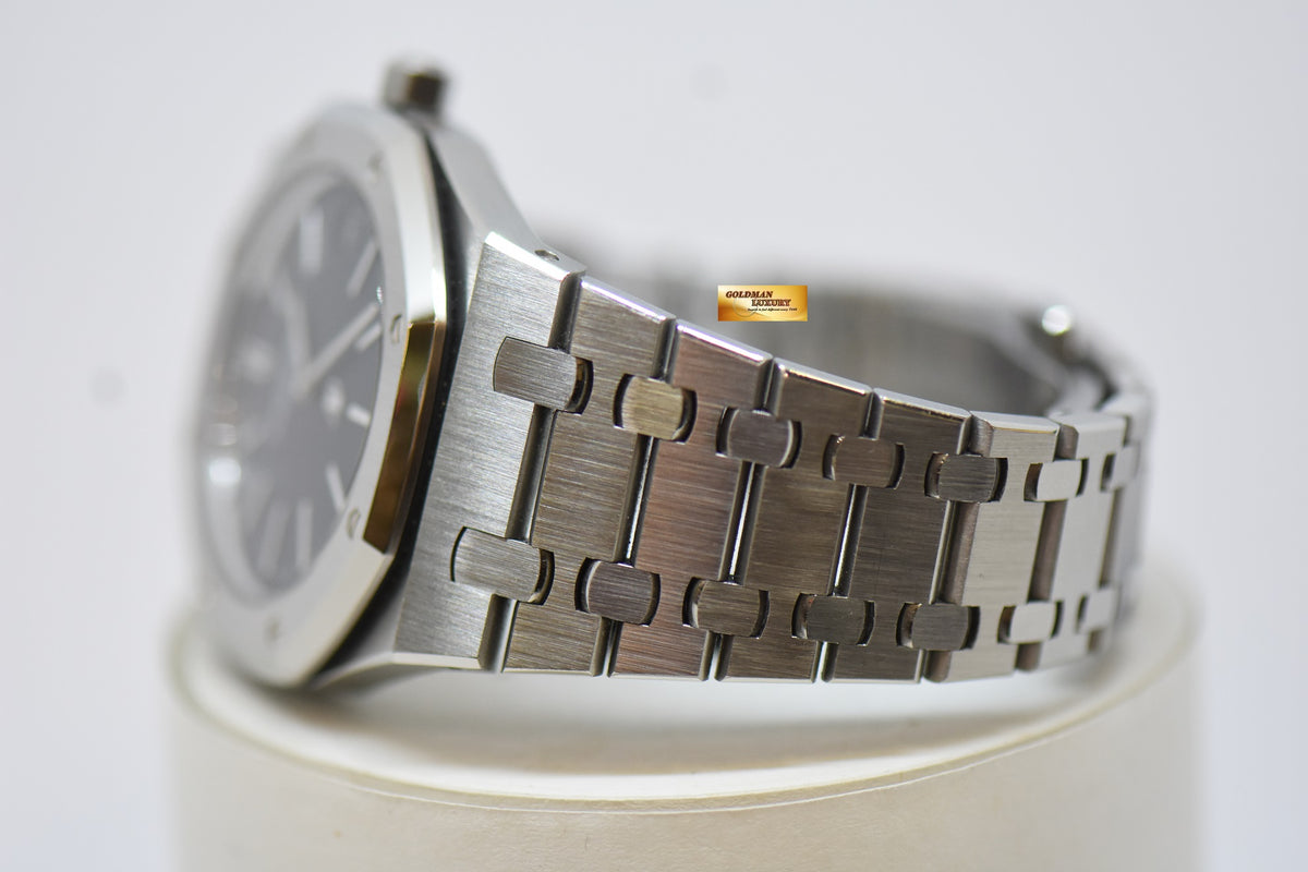[SOLD] AUDEMARS PIGUET ROYAL OAK ULTRA THIN 39mm STEEL IN BRACELET BLUE DIAL 15202ST AUTOMATIC (UNPOLISHED SET)