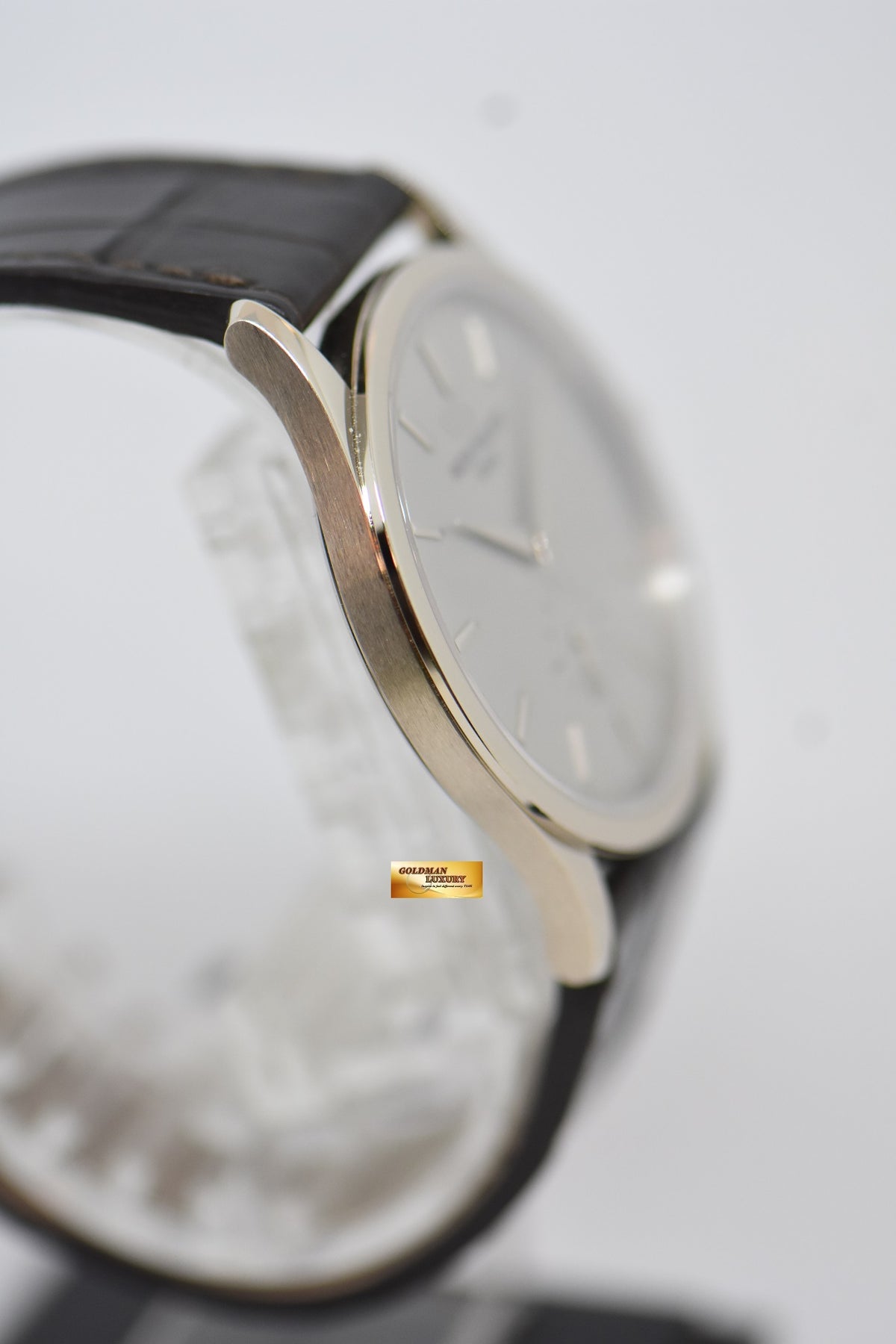 [SOLD] PATEK PHILIPPE CALATRAVA 37mm 18K WHITE GOLD MANUAL WINDING 5196G (MINT)