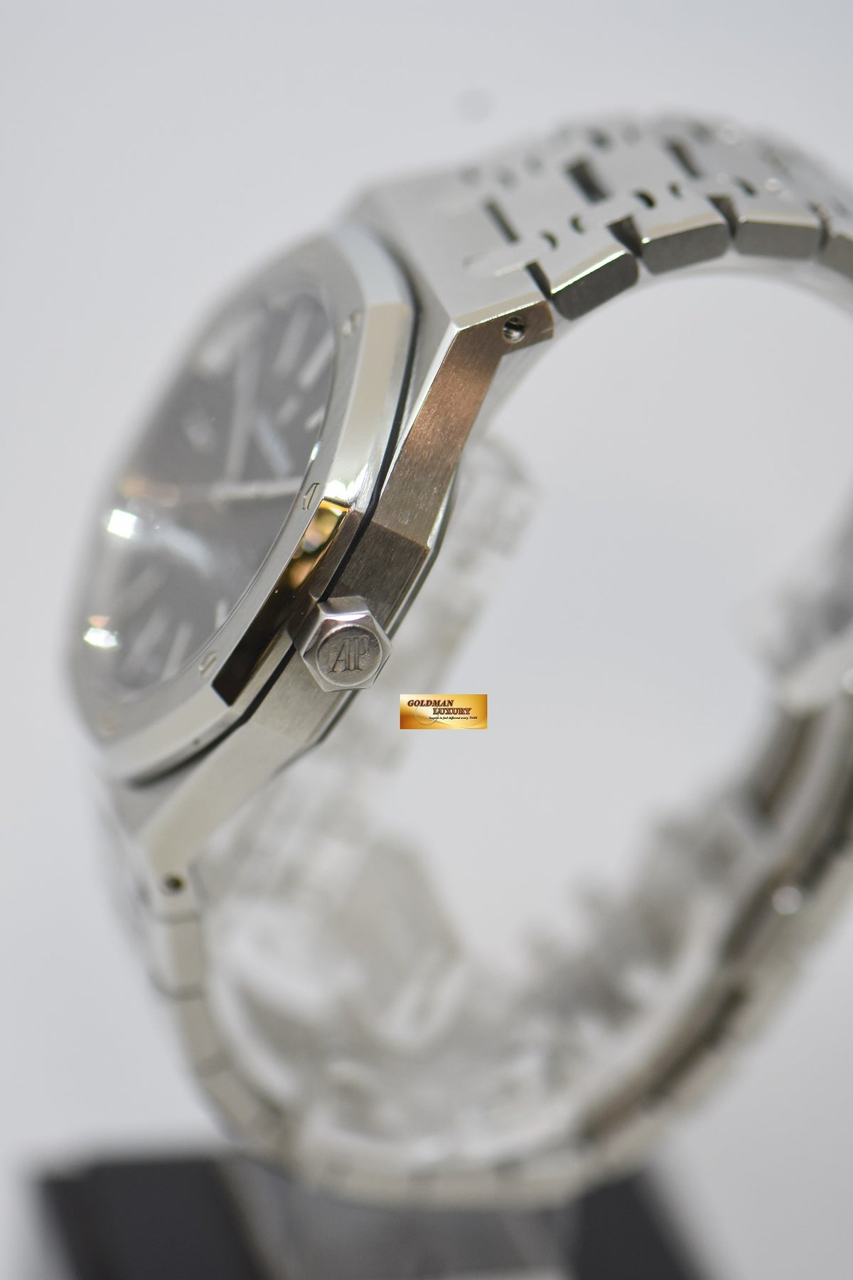 [SOLD] AUDEMARS PIGUET ROYAL OAK 41mm STEEL BRACELET BLACK DIAL 15400ST (MINT)