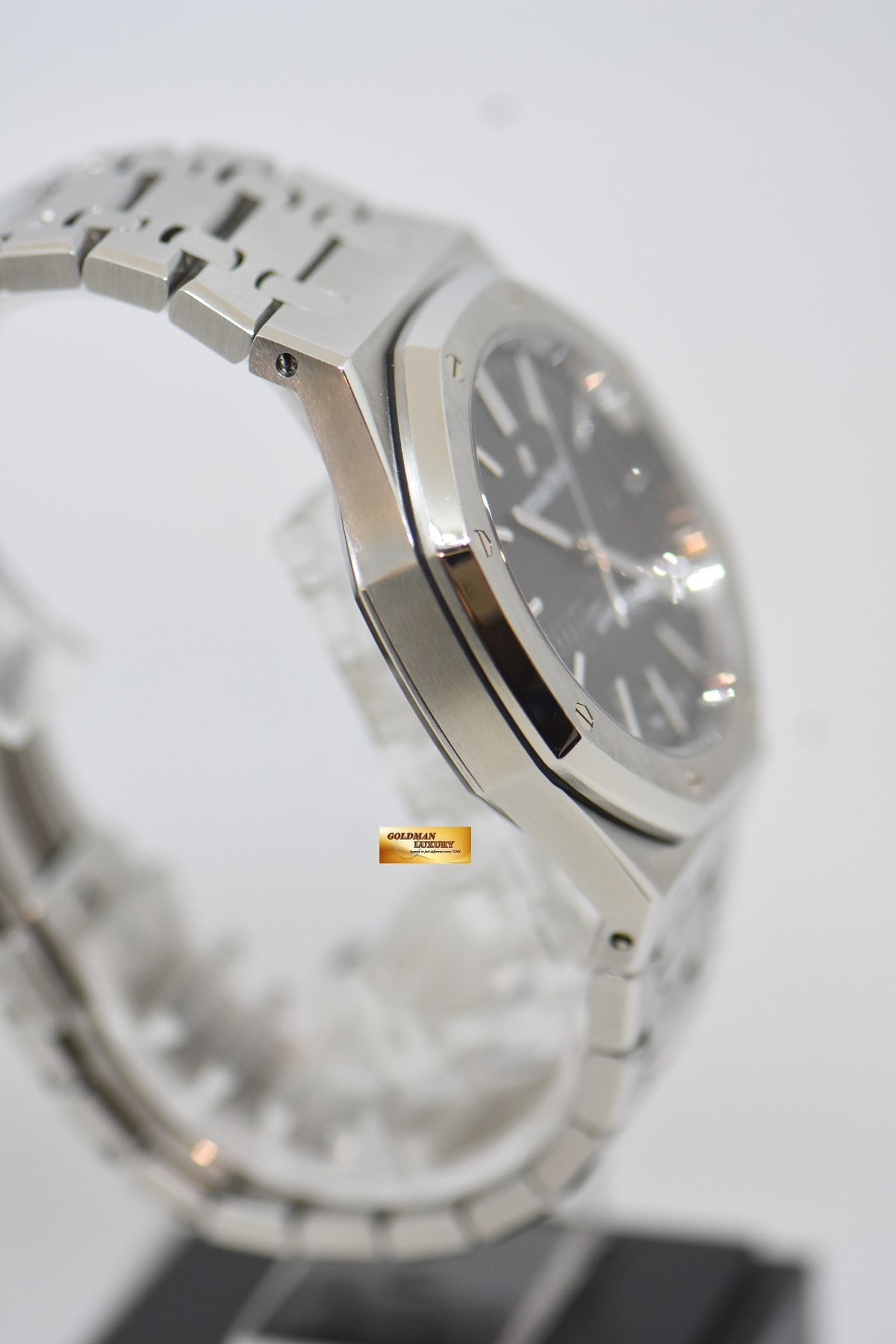[SOLD] AUDEMARS PIGUET ROYAL OAK 41mm STEEL BRACELET BLACK DIAL 15400ST (MINT)