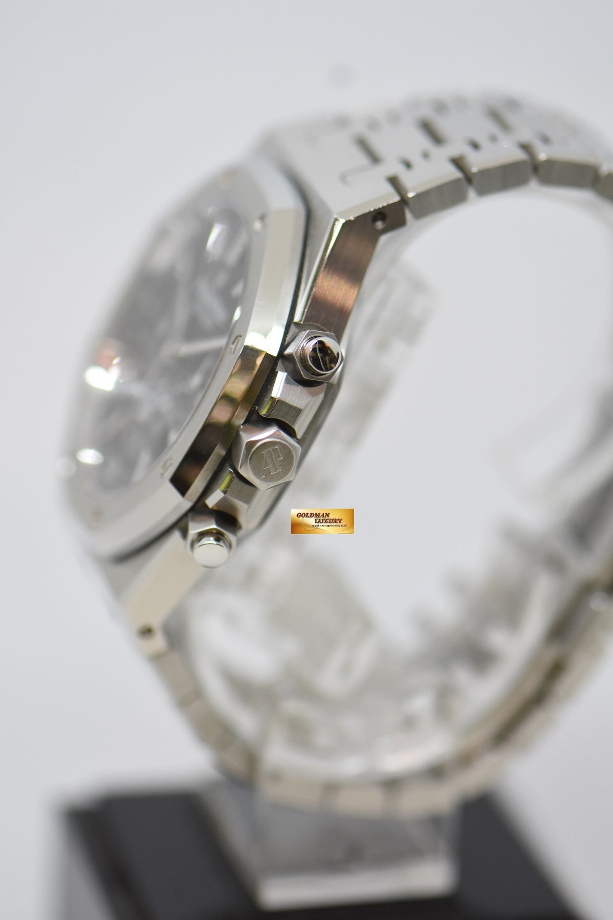 [SOLD] AUDEMARS PIGUET ROYAL OAK 41mm CHRONOGRAPH STEEL BRACELET BLACK DIAL AUTOMATIC 26320ST (MINT)