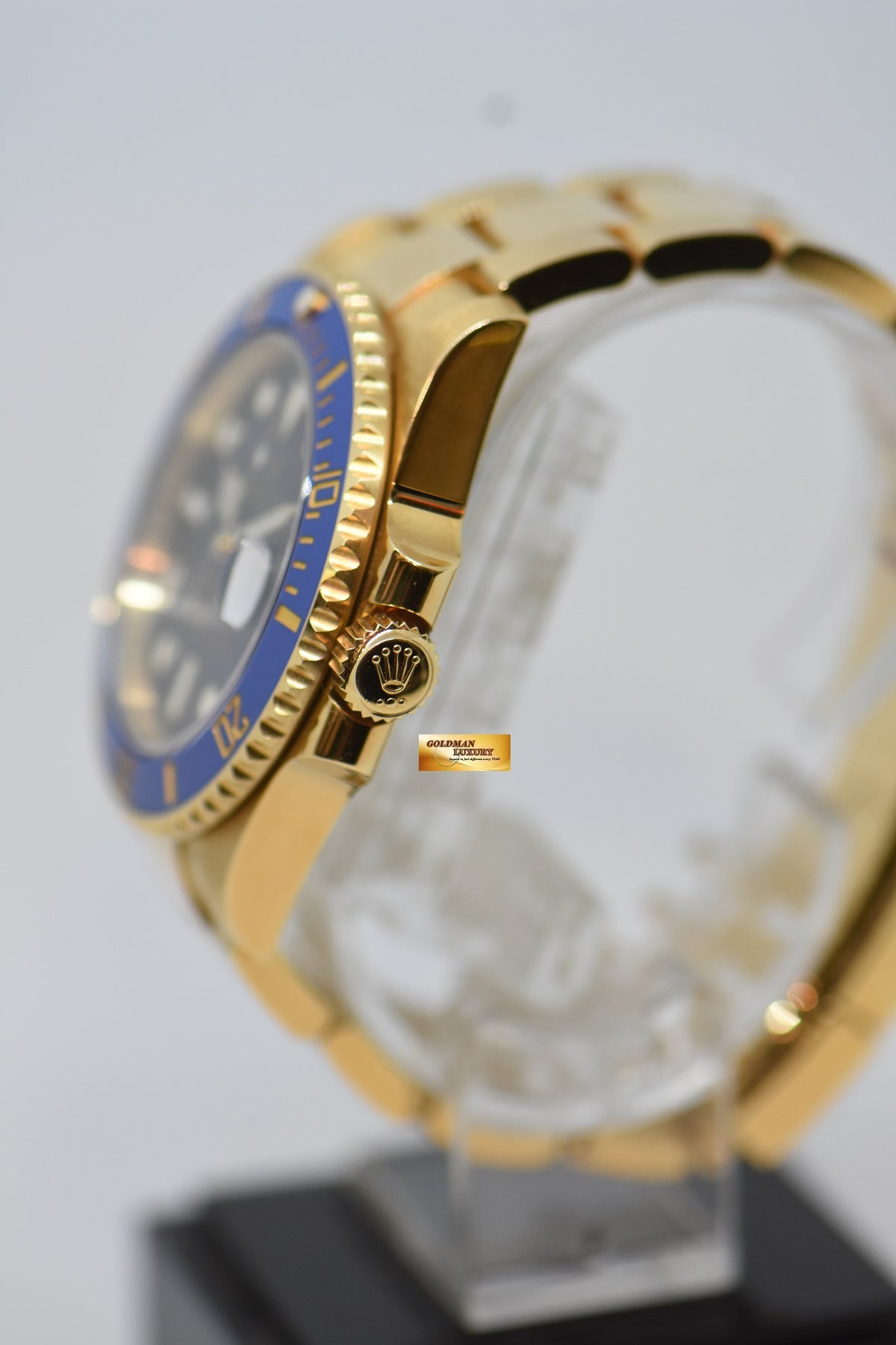 [SOLD] ROLEX OYSTER SUBMARINER 40mm YELLOW GOLD IN OYSTER BRACELET BLUE SUNBURST DIAL BLUE CERAMIC BEZEL 116618LB (UNPOLISHED)