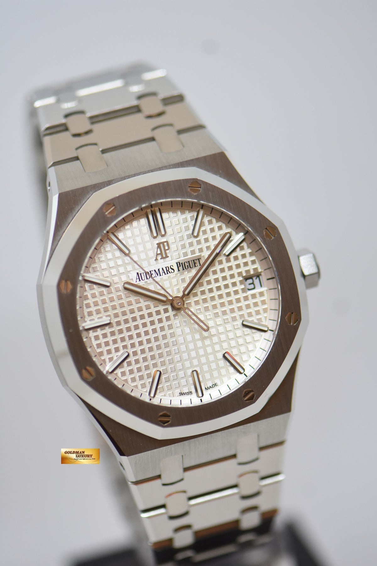 [SOLD] AUDEMARS PIGUET ROYAL OAK 41mm STEEL IN BRACELET SILVER-WHITE DIAL AUTOMATIC 15500ST (NEW-UNWORN)