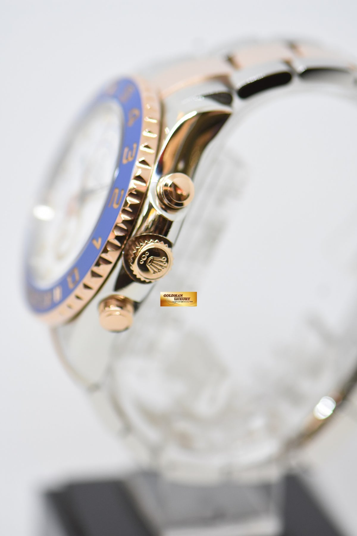 [SOLD] ROLEX OYSTER PERPETUAL YACHT-MASTER II 44mm REGATTA CHRONOGRAPH HALF-EVEROSE GOLD IN BRACELET 116681 (MINT)