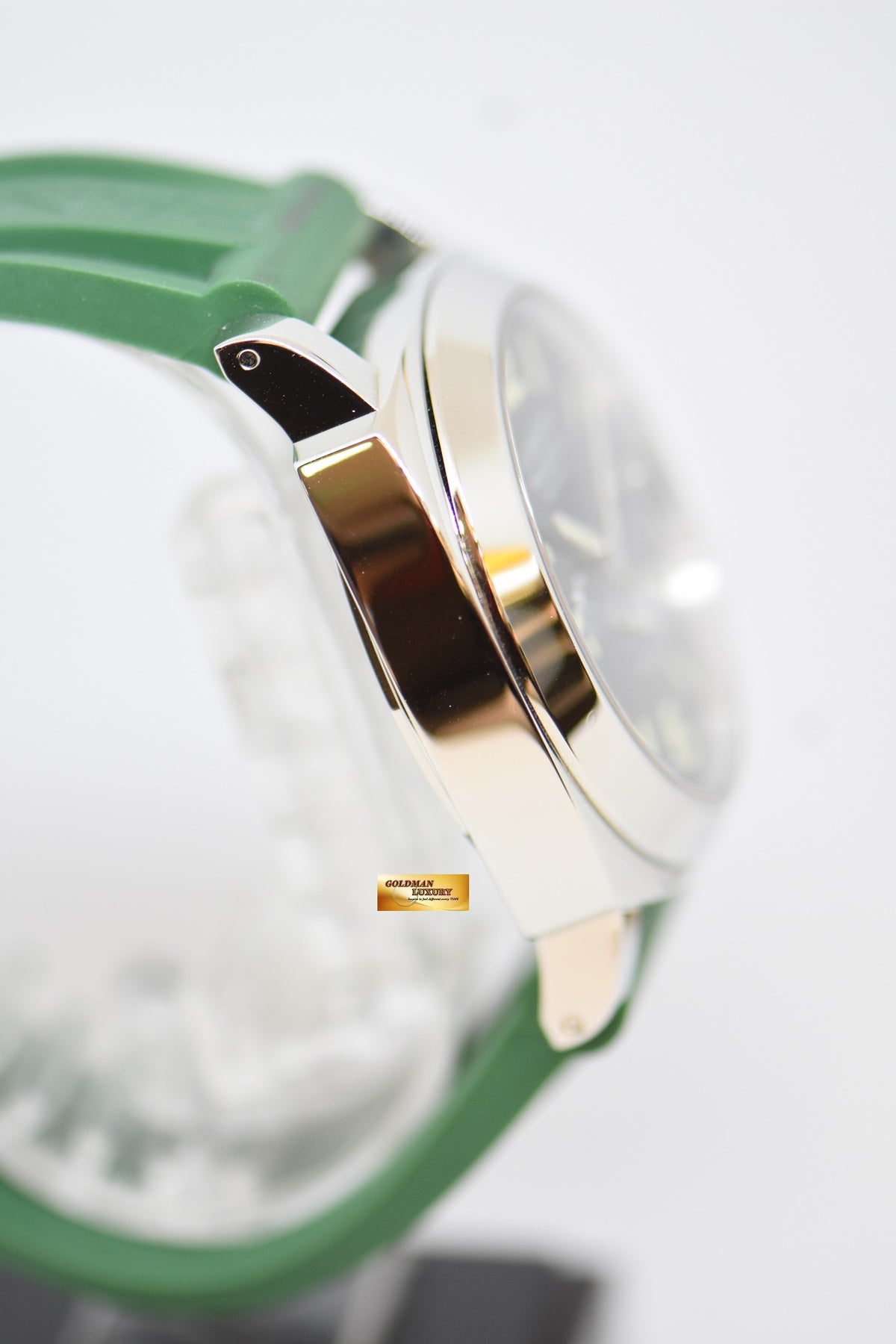 [SOLD] PANERAI LUMINOR MARINA 44mm POWER RESERVE AUTOMATIC BLACK PAM 1090 (MINT)