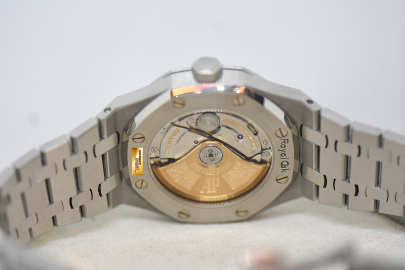 products/GML3186-AudemarsPiguetRoyalOak37mmSteelBlueDial15450ST-8.jpg