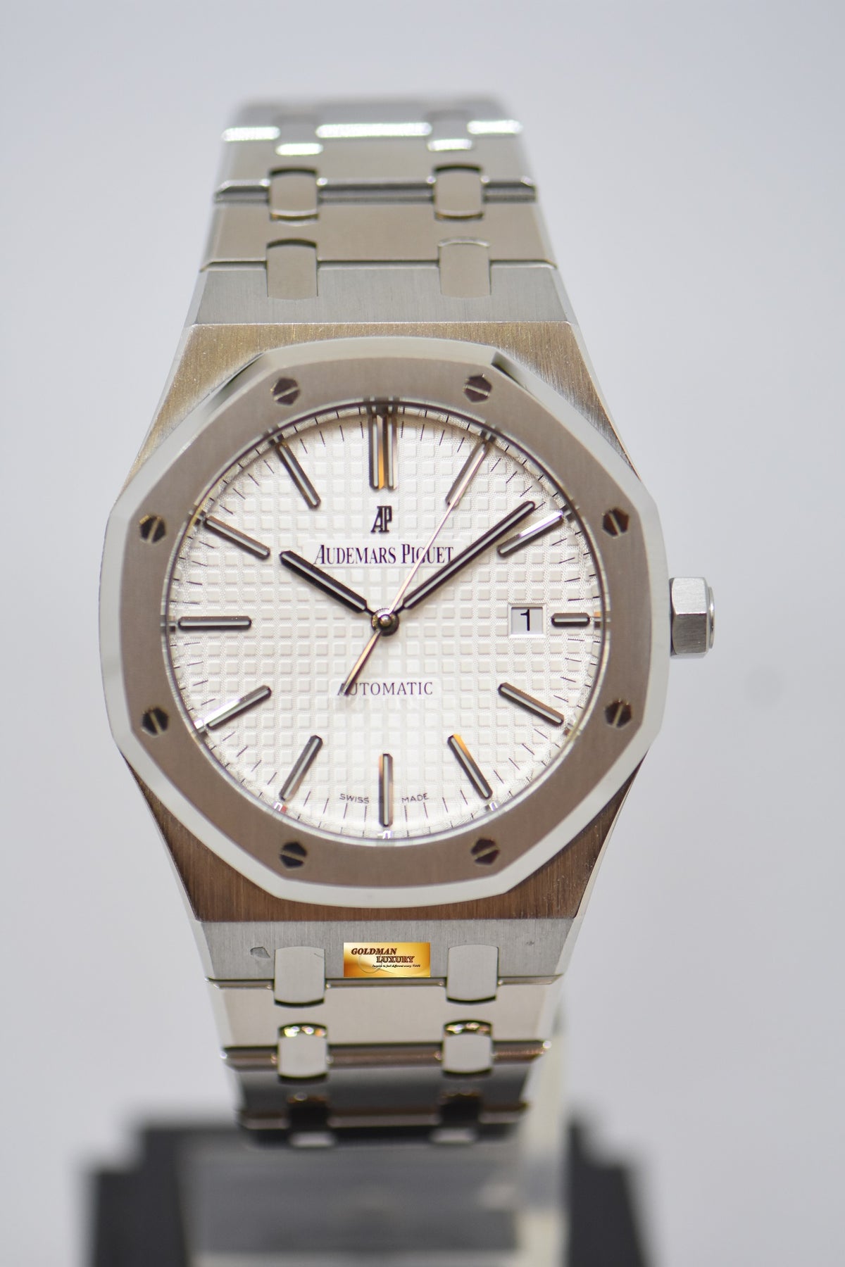 [SOLD] AUDEMARS PIGUET ROYAL OAK 41mm STEEL BRACELET WHITE DIAL AUTOMATIC 15400ST (MINT)
