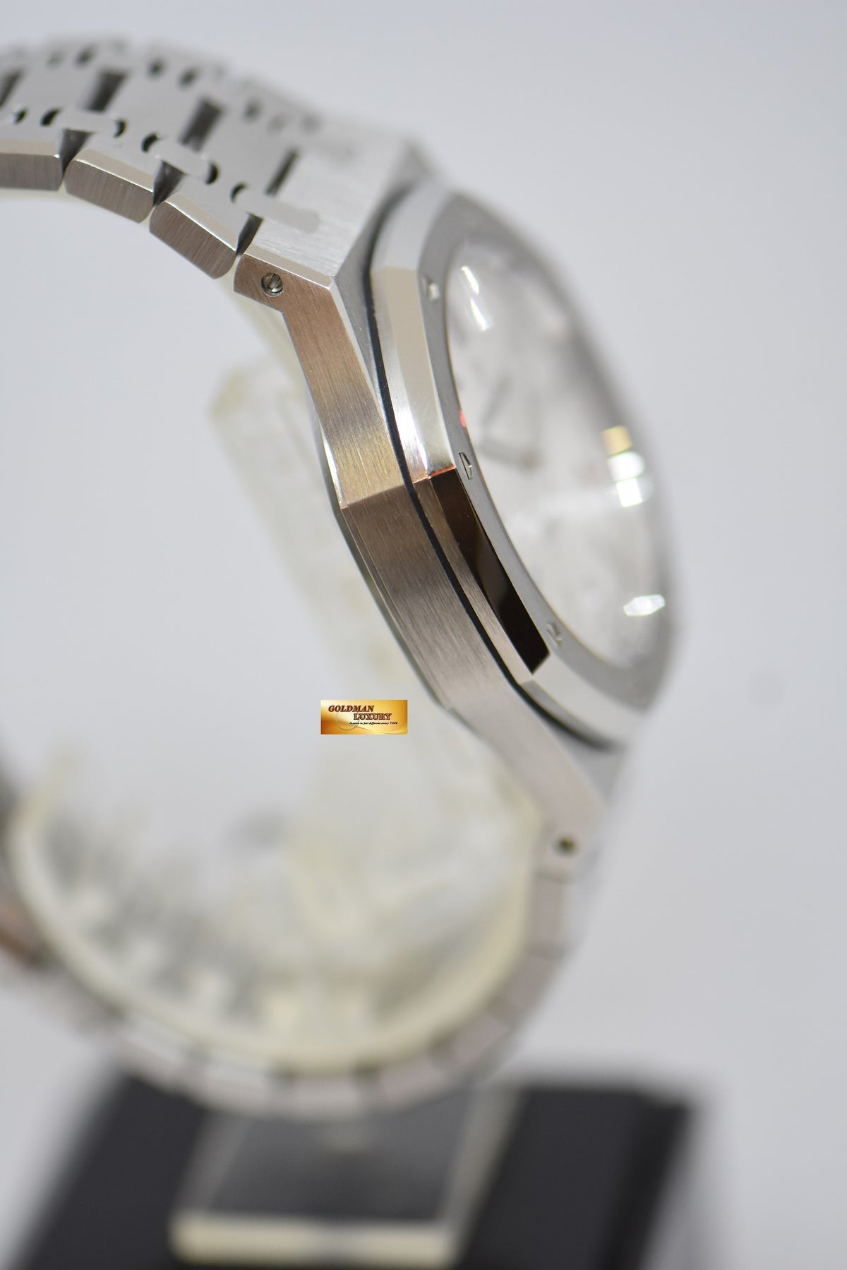 [SOLD] AUDEMARS PIGUET ROYAL OAK 41mm STEEL BRACELET WHITE DIAL AUTOMATIC 15400ST (MINT)