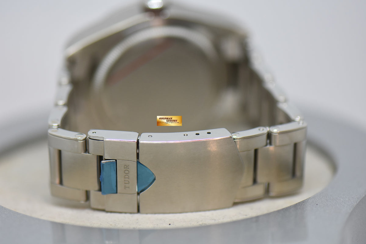 [SOLD] TUDOR BLACK BAY 41mm STEEL IN RIVETED BRACELET BURGUNDY RED BEZEL 79230R AUTOMATIC (NEW-UNWORN)