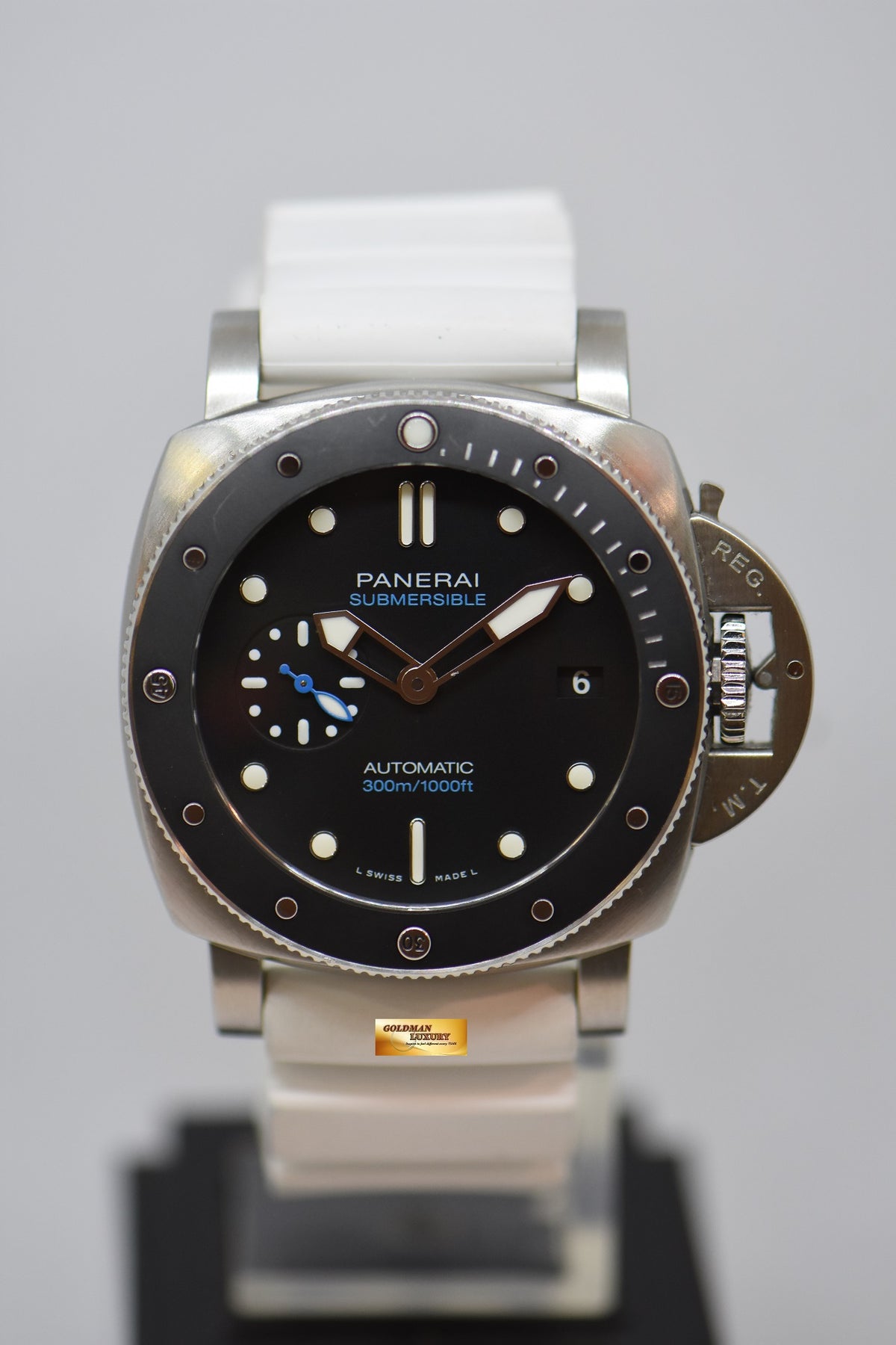 [SOLD] PANERAI SUBMERSIBLE 42mm BRUSHED STEEL IN RUBBER STRAP AUTOMATIC PAM 683 (LNIB)