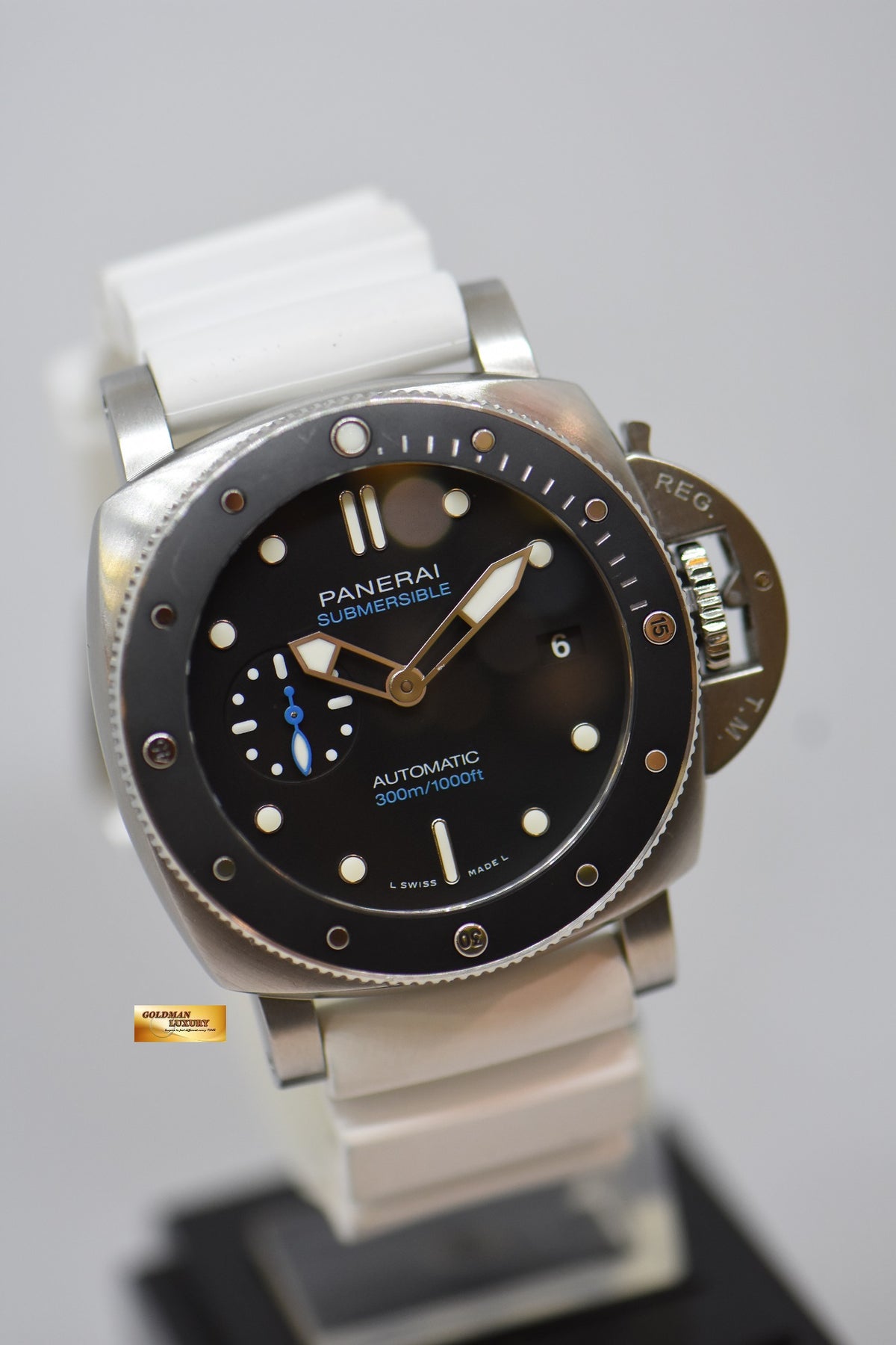 [SOLD] PANERAI SUBMERSIBLE 42mm BRUSHED STEEL IN RUBBER STRAP AUTOMATIC PAM 683 (LNIB)