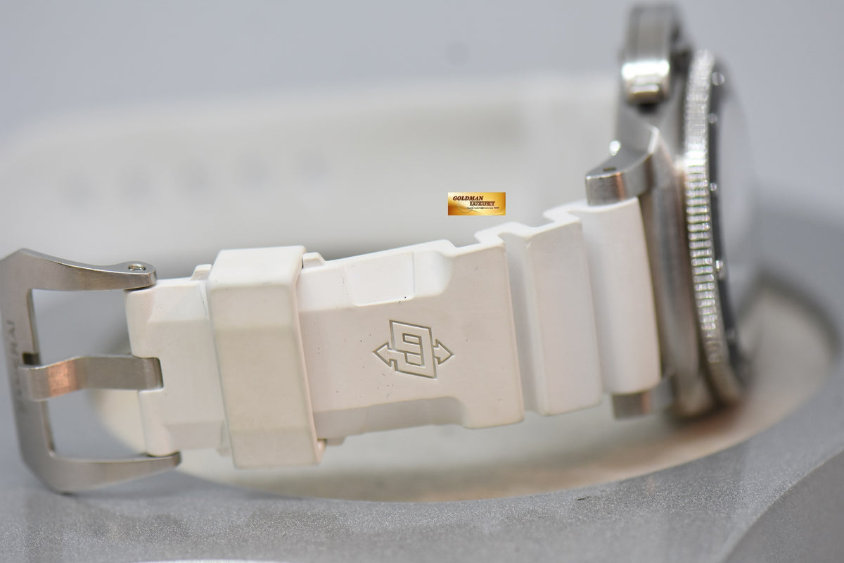 [SOLD] PANERAI SUBMERSIBLE 42mm BRUSHED STEEL IN RUBBER STRAP AUTOMATIC PAM 683 (LNIB)