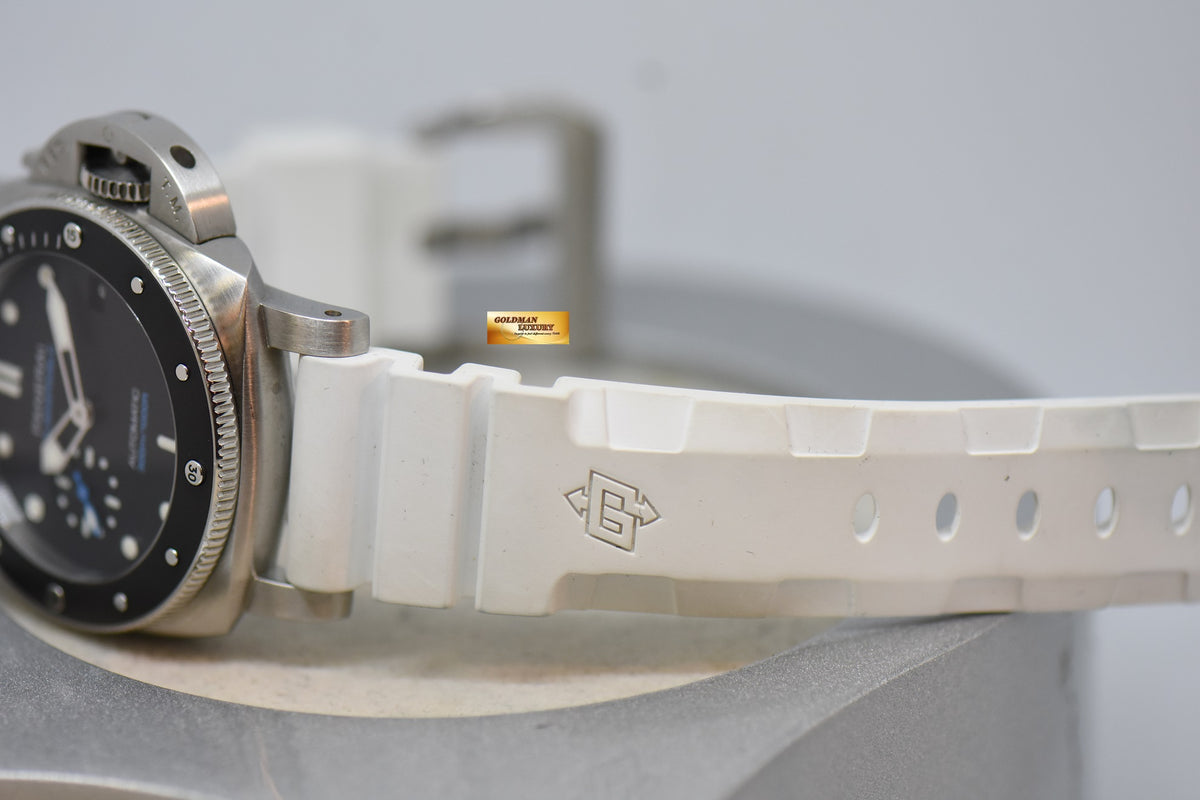 [SOLD] PANERAI SUBMERSIBLE 42mm BRUSHED STEEL IN RUBBER STRAP AUTOMATIC PAM 683 (LNIB)