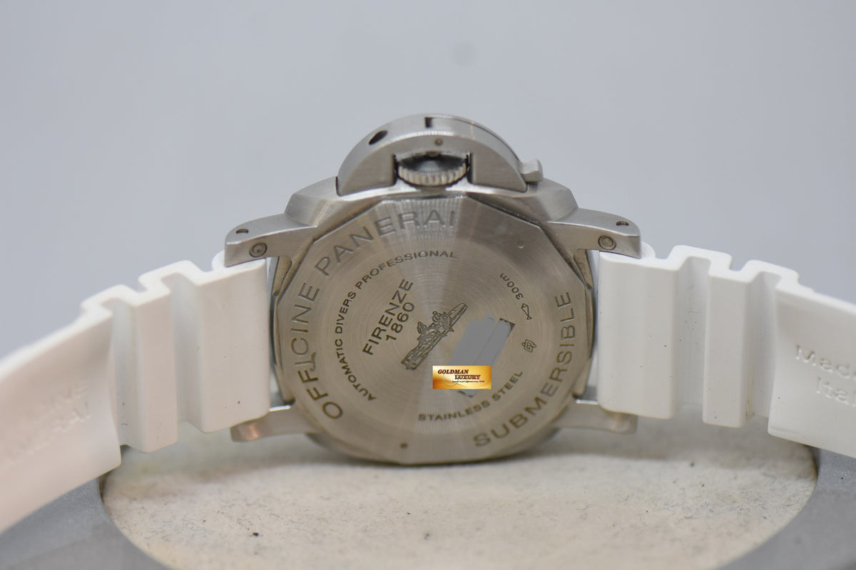 [SOLD] PANERAI SUBMERSIBLE 42mm BRUSHED STEEL IN RUBBER STRAP AUTOMATIC PAM 683 (LNIB)