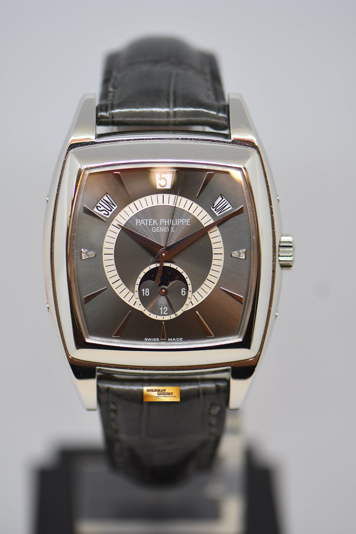 [SOLD] PATEK PHILIPPE ANNUAL CALENDAR with MOONPHASE GONDOLO TONNEAU PLATINUM IN LEATHER STRAP MEN’S AUTOMATIC 5135P (MINT)