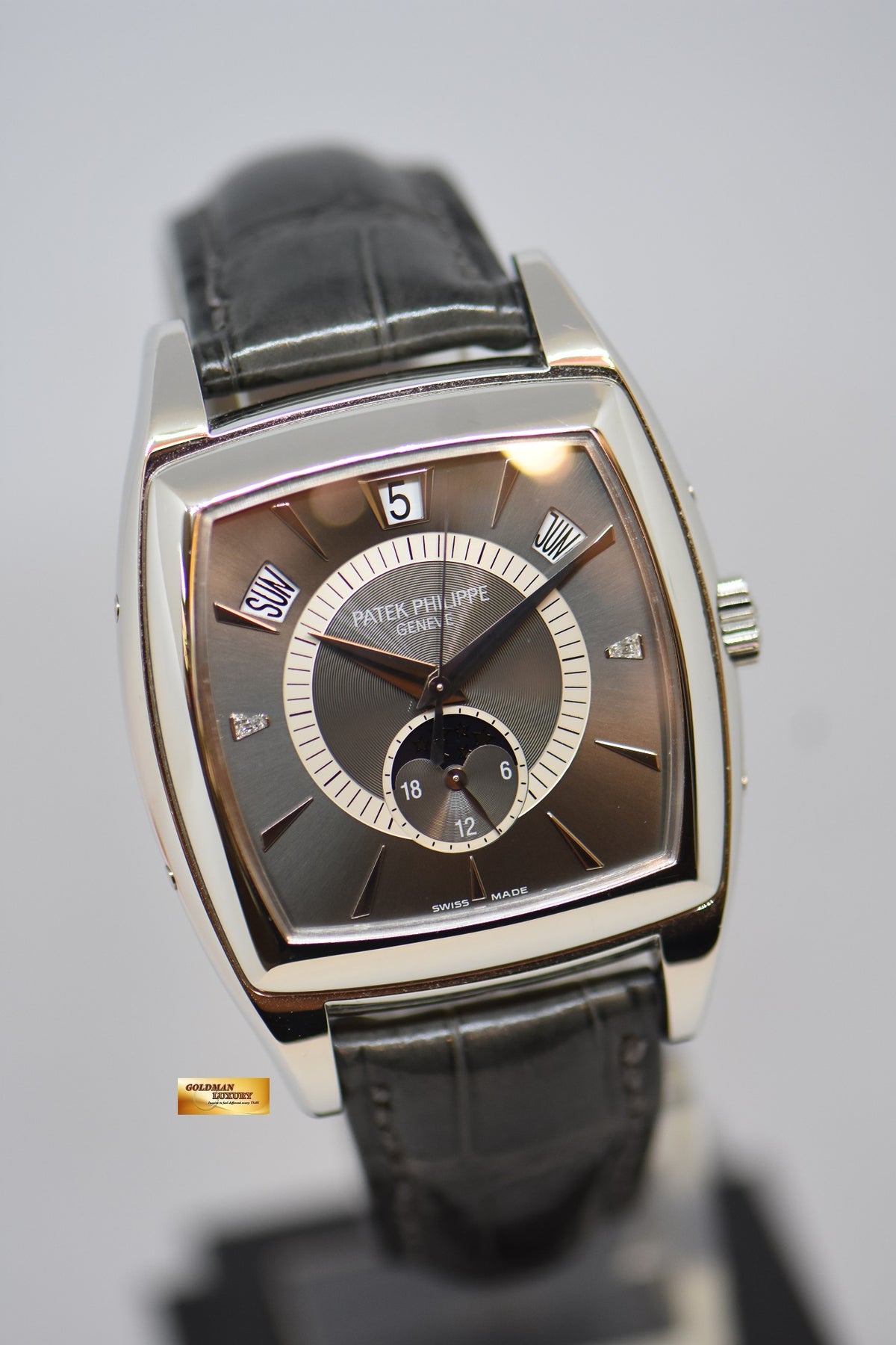 [SOLD] PATEK PHILIPPE ANNUAL CALENDAR with MOONPHASE GONDOLO TONNEAU PLATINUM IN LEATHER STRAP MEN’S AUTOMATIC 5135P (MINT)