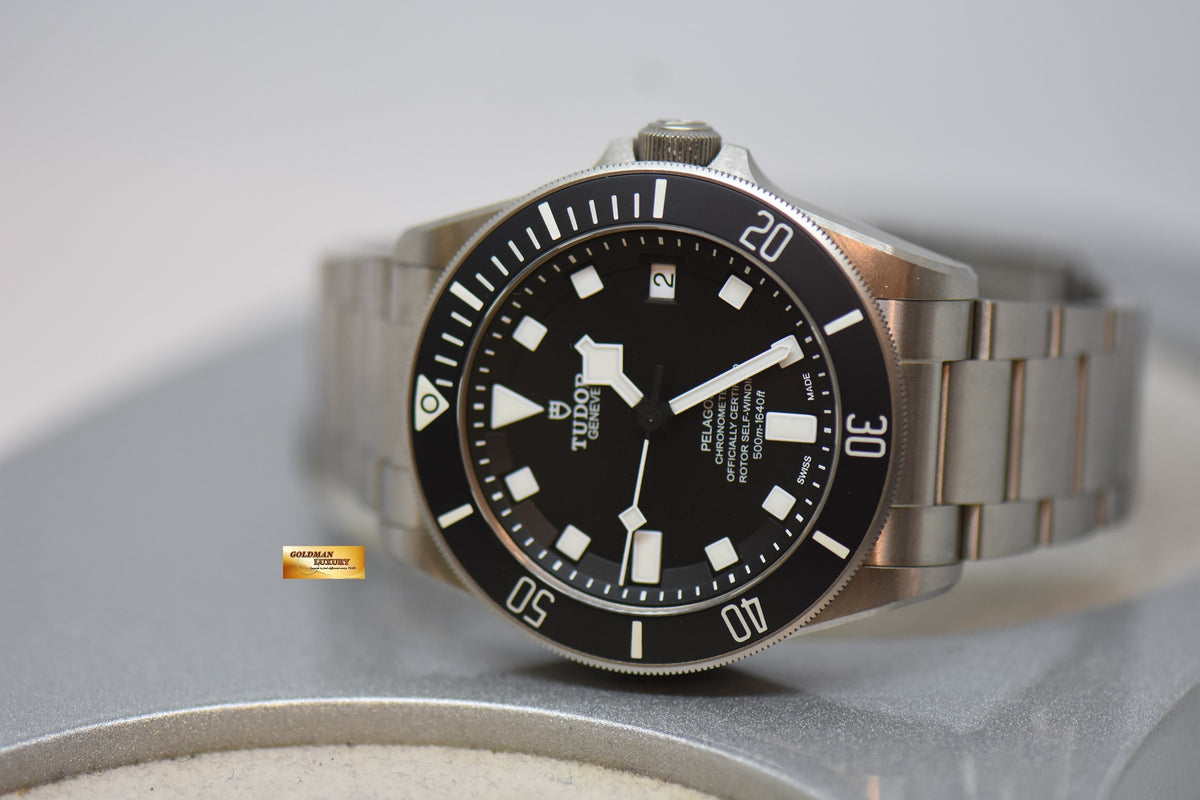 [SOLD] TUDOR PELAGOS 42mm IN-HOUSE MVT 5612 TITANIUM IN BRACELET BLACK DIAL AUTOMATIC 25600T (LNIB)