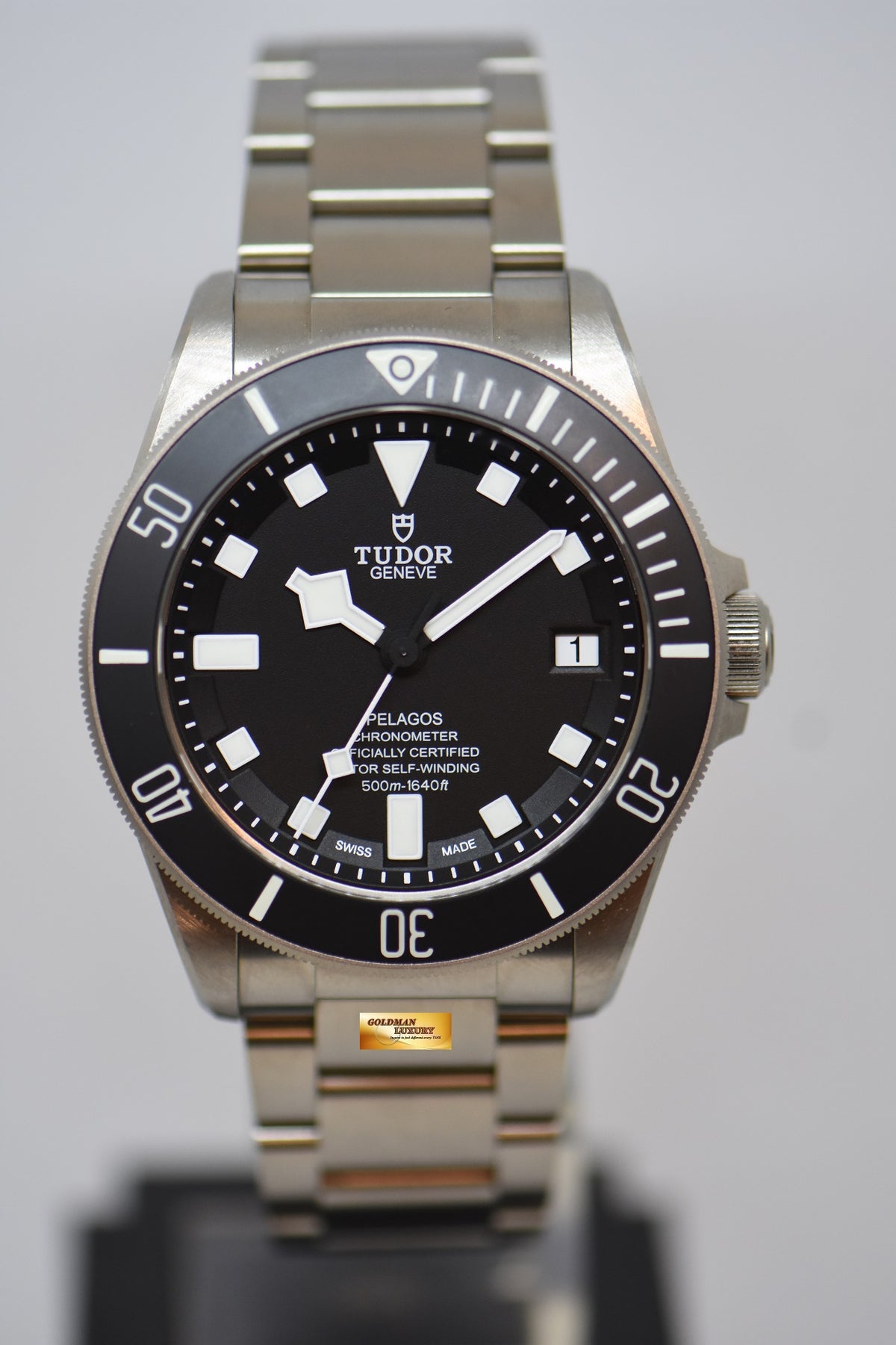 [SOLD] TUDOR PELAGOS 42mm IN-HOUSE MVT 5612 TITANIUM IN BRACELET BLACK DIAL AUTOMATIC 25600T (LNIB)