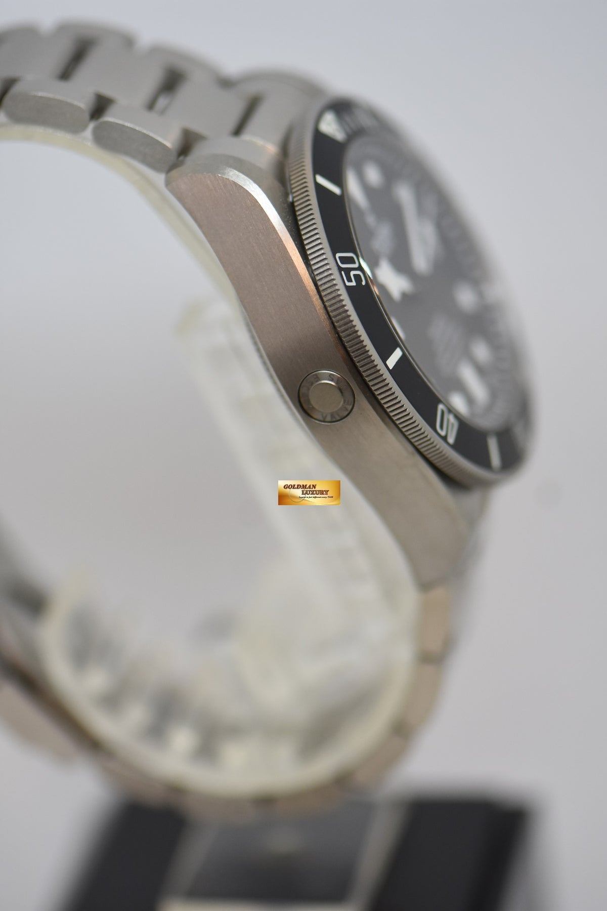 [SOLD] TUDOR PELAGOS 42mm IN-HOUSE MVT 5612 TITANIUM IN BRACELET BLACK DIAL AUTOMATIC 25600T (LNIB)