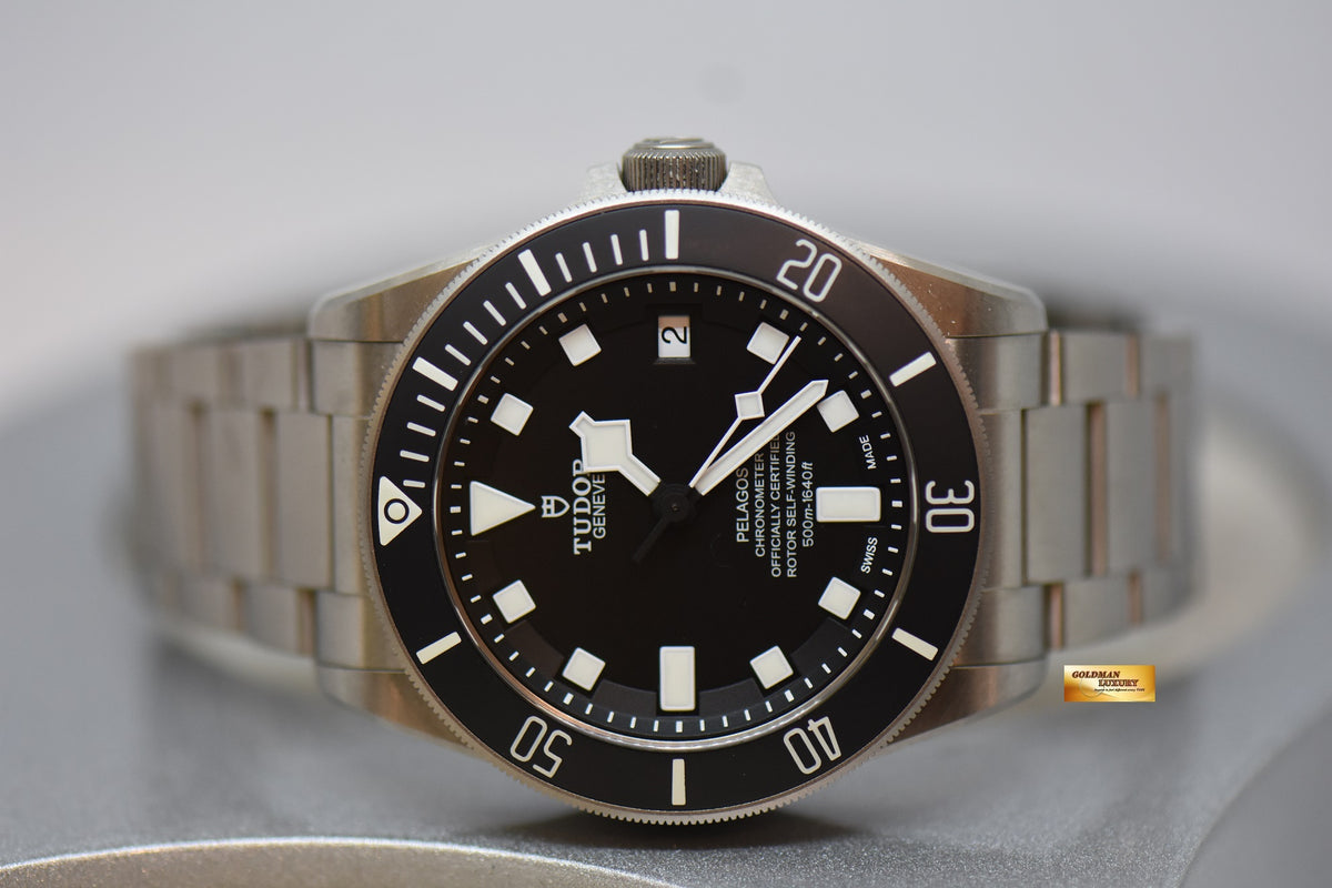 [SOLD] TUDOR PELAGOS 42mm IN-HOUSE MVT 5612 TITANIUM IN BRACELET BLACK DIAL AUTOMATIC 25600T (LNIB)