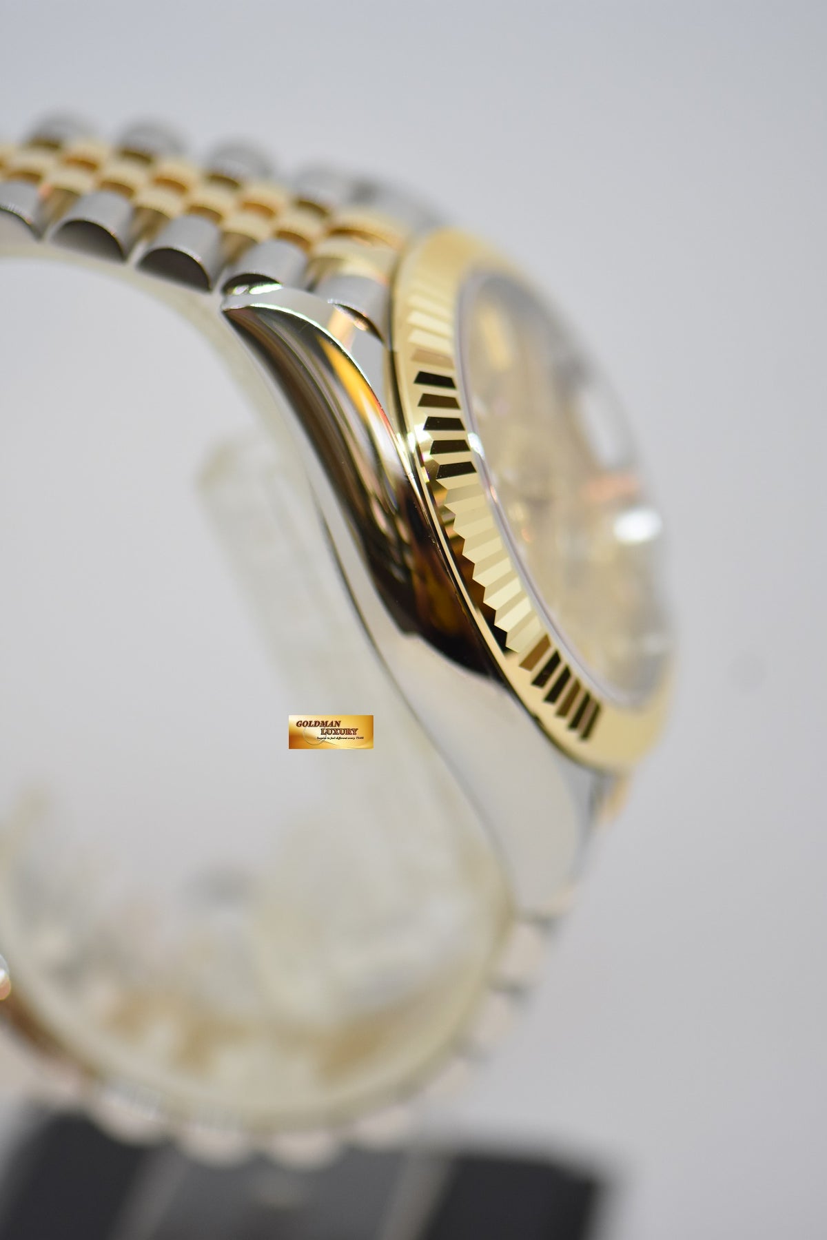 [SOLD] ROLEX OYSTER PERPETUAL SKY-DWELLER 42mm ANNUAL CALENDAR GMT GOLD / STEEL JUBILEE BRACELET GOLD DIAL 326933 (NEW-UNWORN)