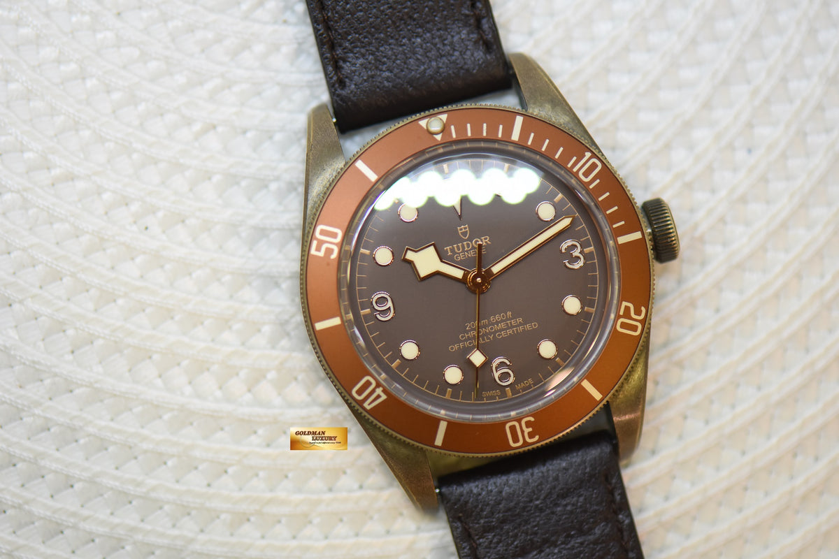 [SOLD] TUDOR BLACK BAY HERITAGE BRONZE 41mm BROWN DIAL IN LEATHER STRAP AUTOMATIC 79250BM (NEAR MINT)